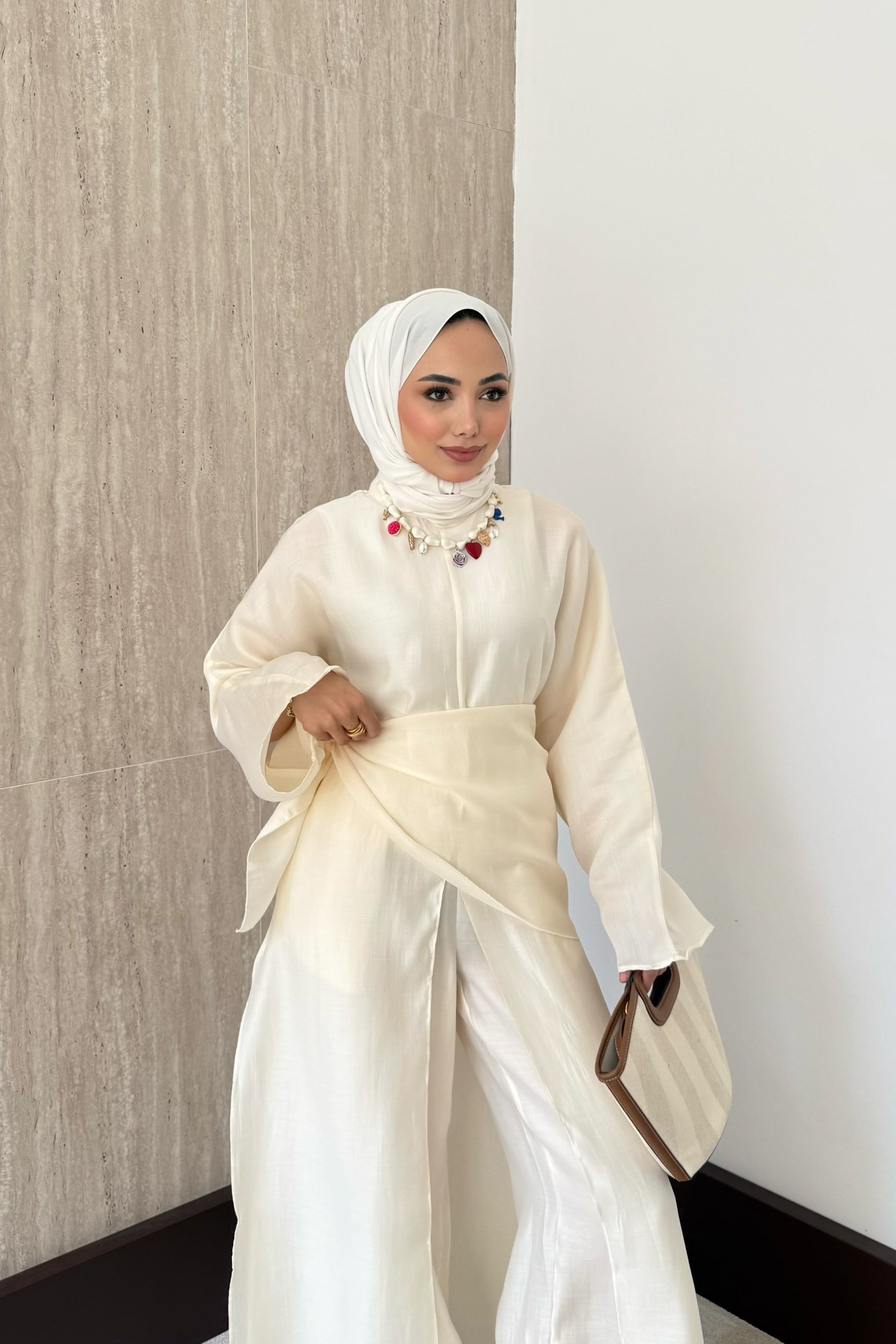 Lolya Şal Aksesuarlı Pantolonlu Takım - Krem