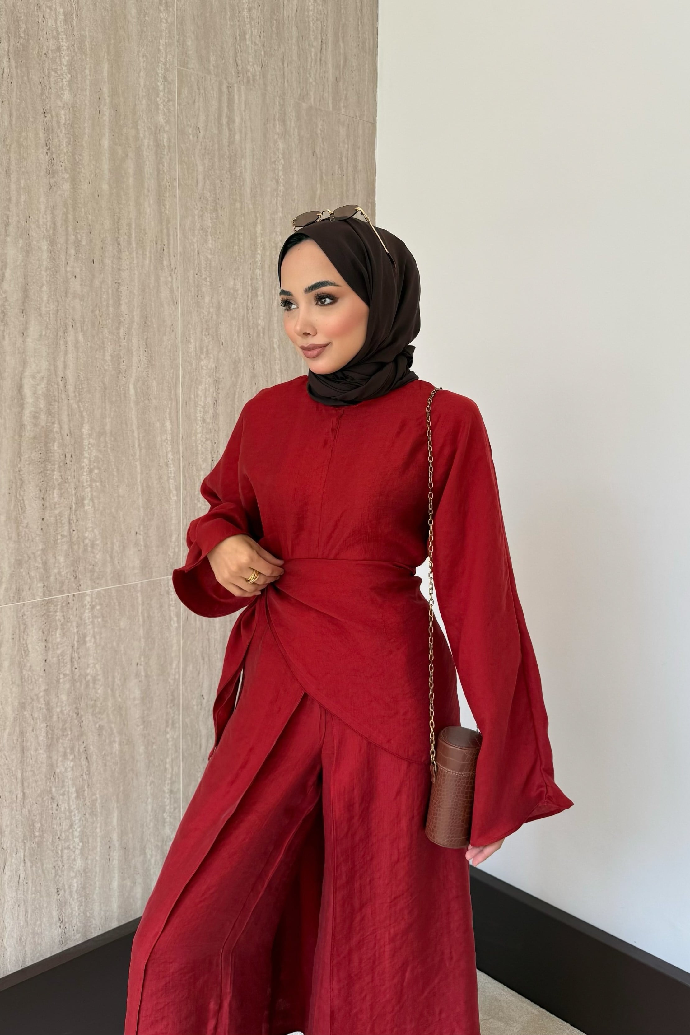 Lolya Şal Aksesuarlı Pantolonlu Takım - Kırmızı