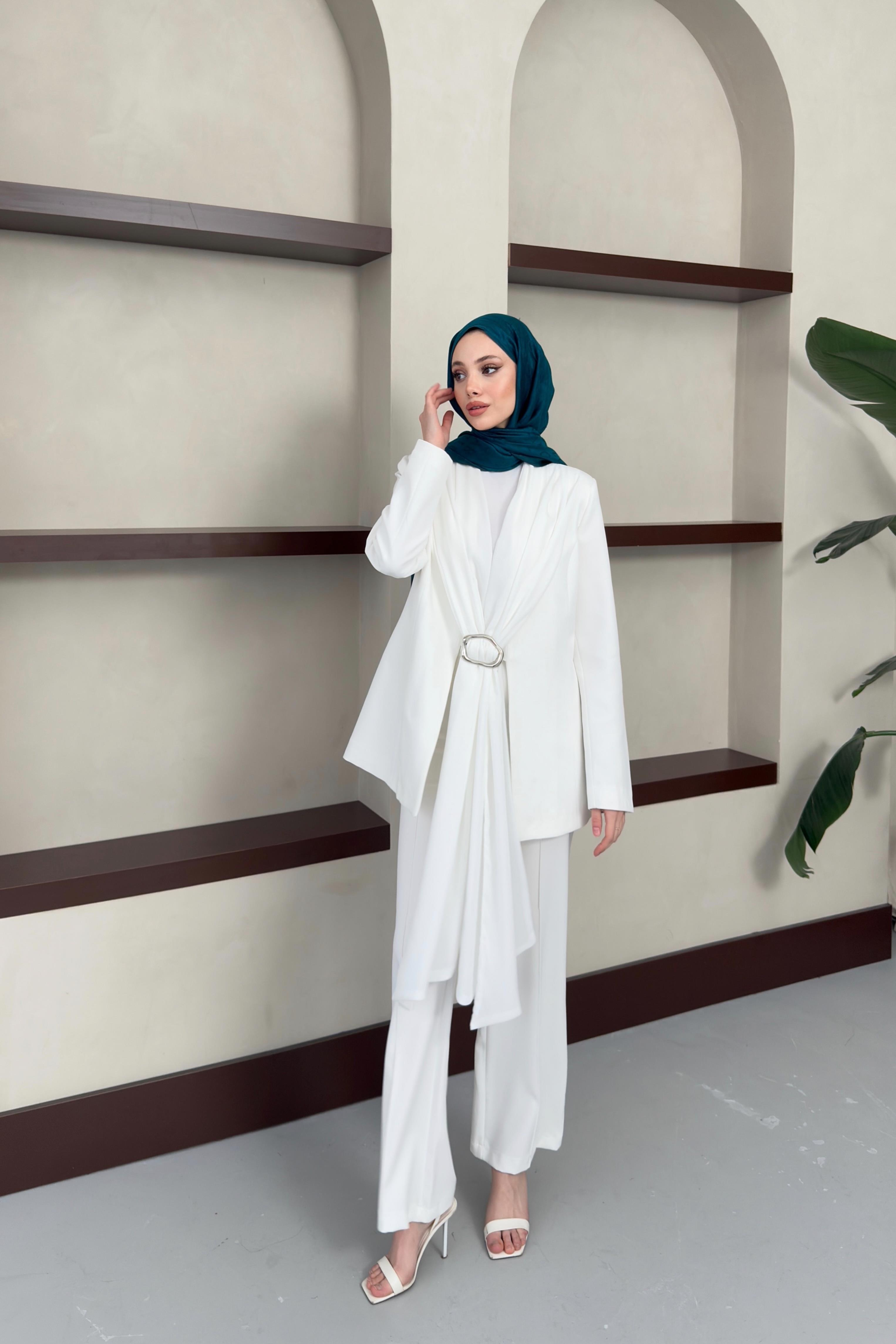 Önden Fularlı Pantolonlu Takım - Ekru