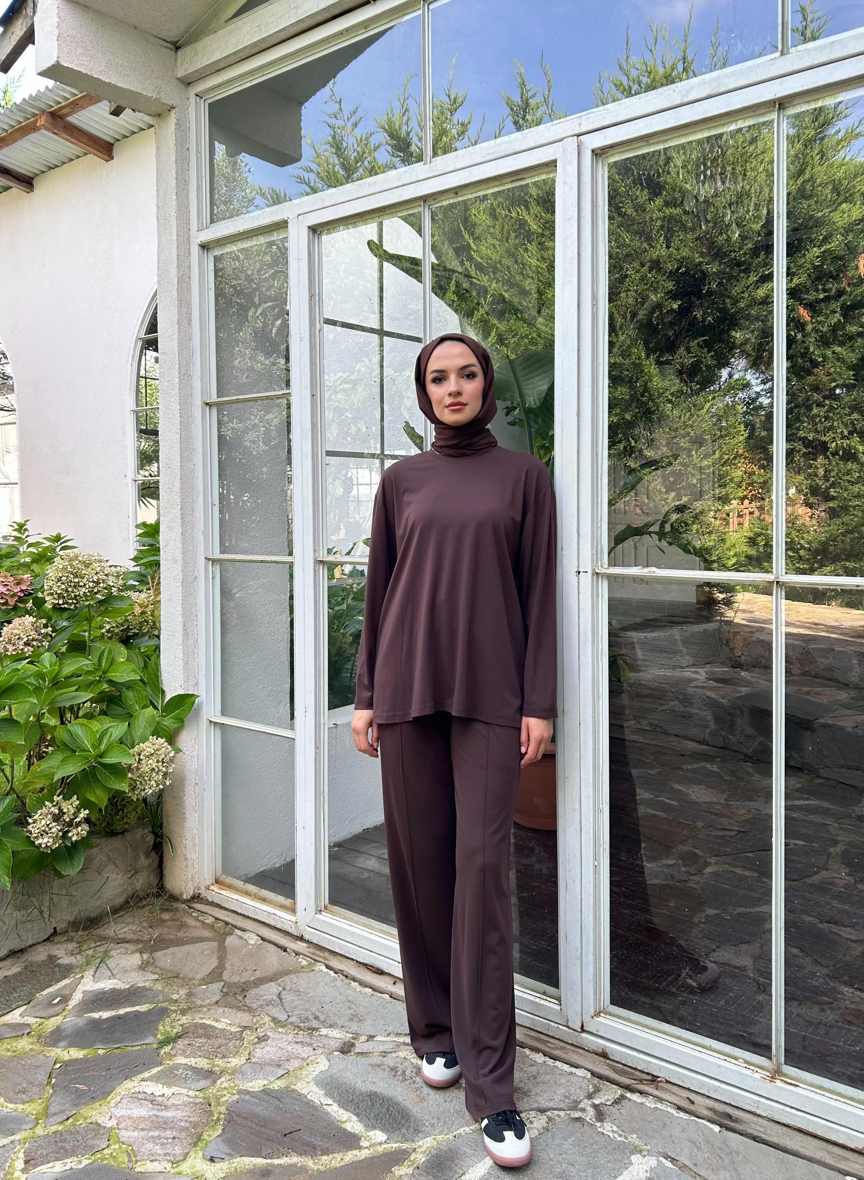 BİSİKLET YAKA UZUN KOLLU T-SHIRT PANTOLONLU TAKIM - KAHVE