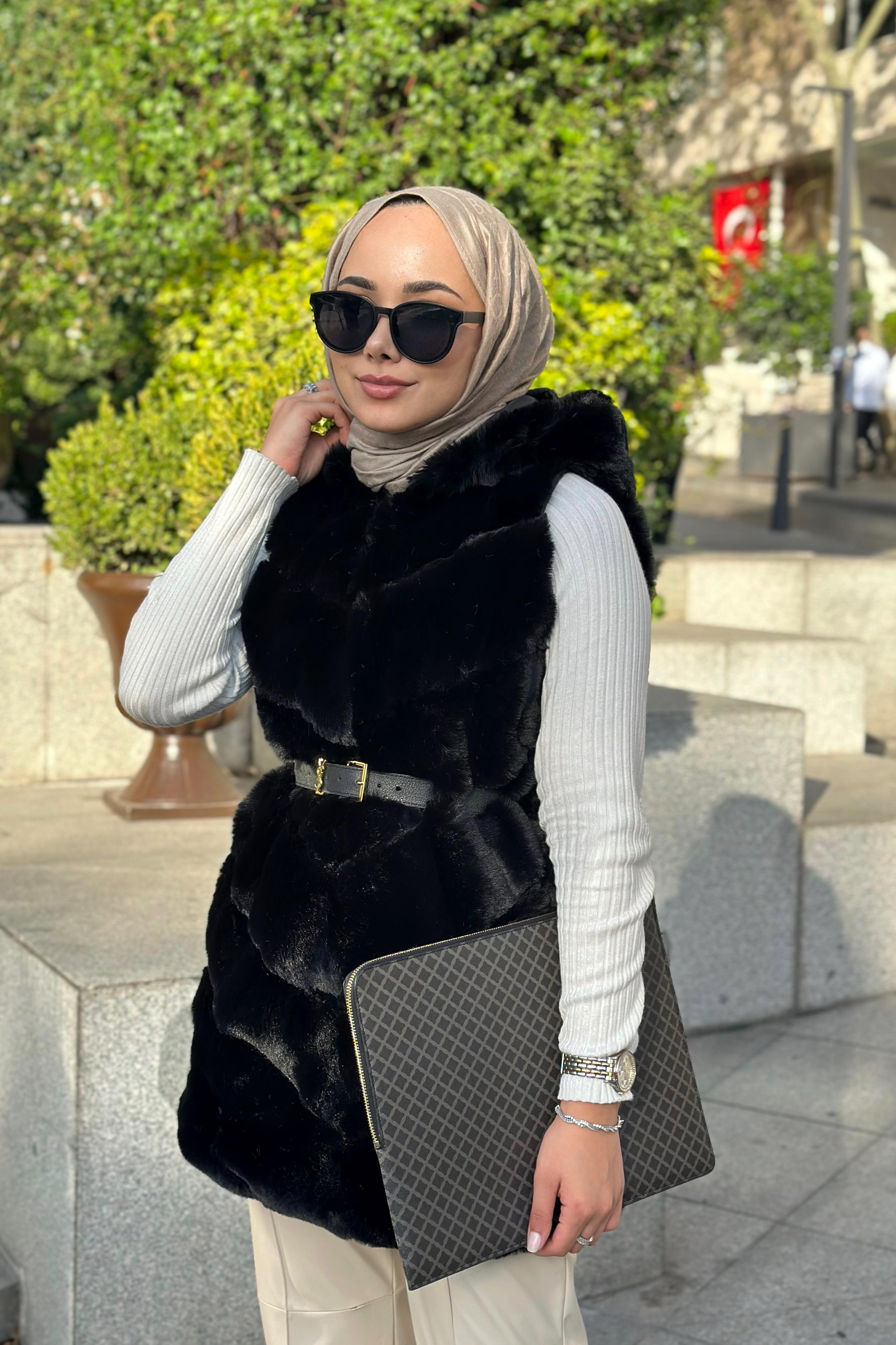 PELUŞ YELEK - SİYAH 