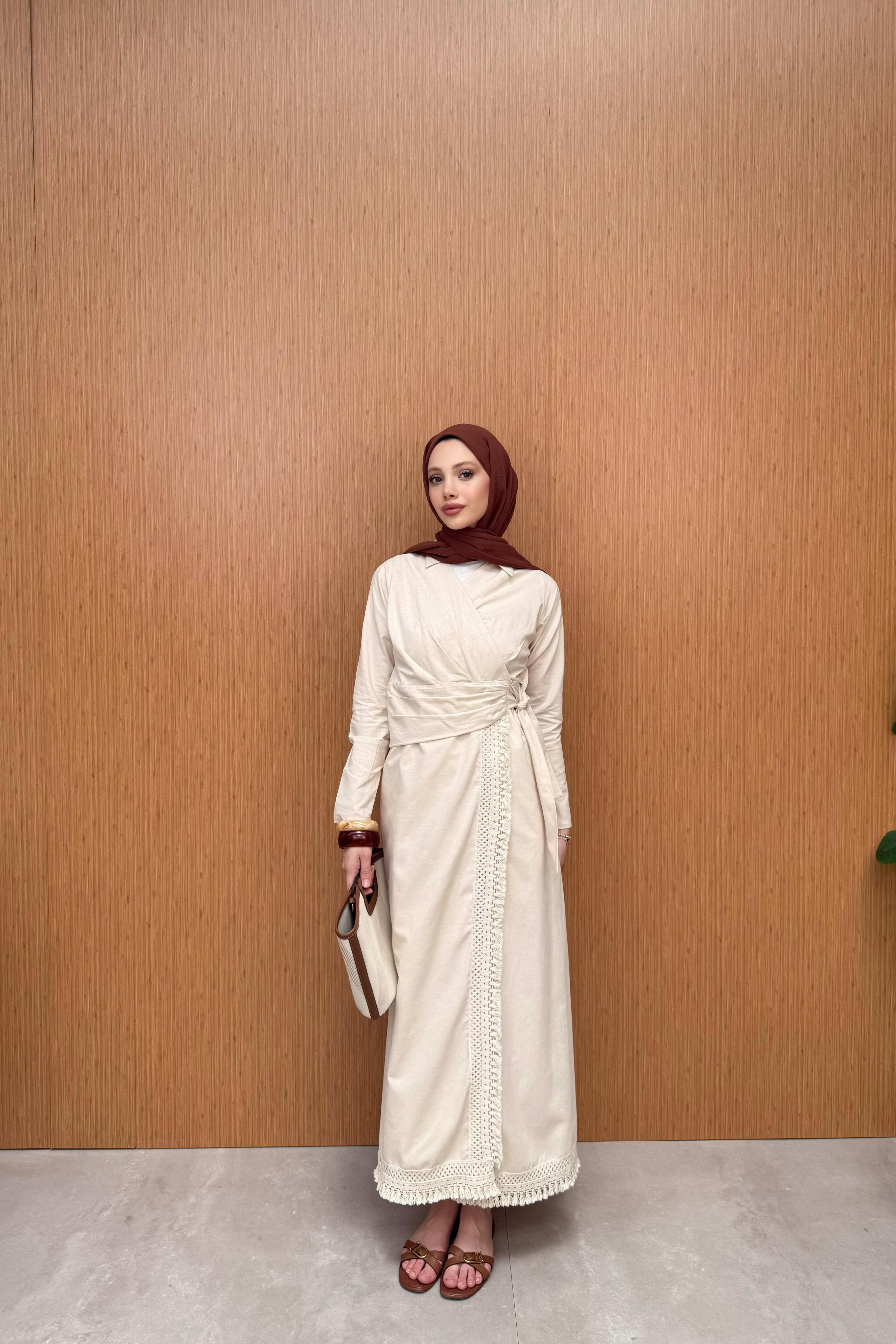 V Yaka Bağlamalı Keten Elbise - Bej