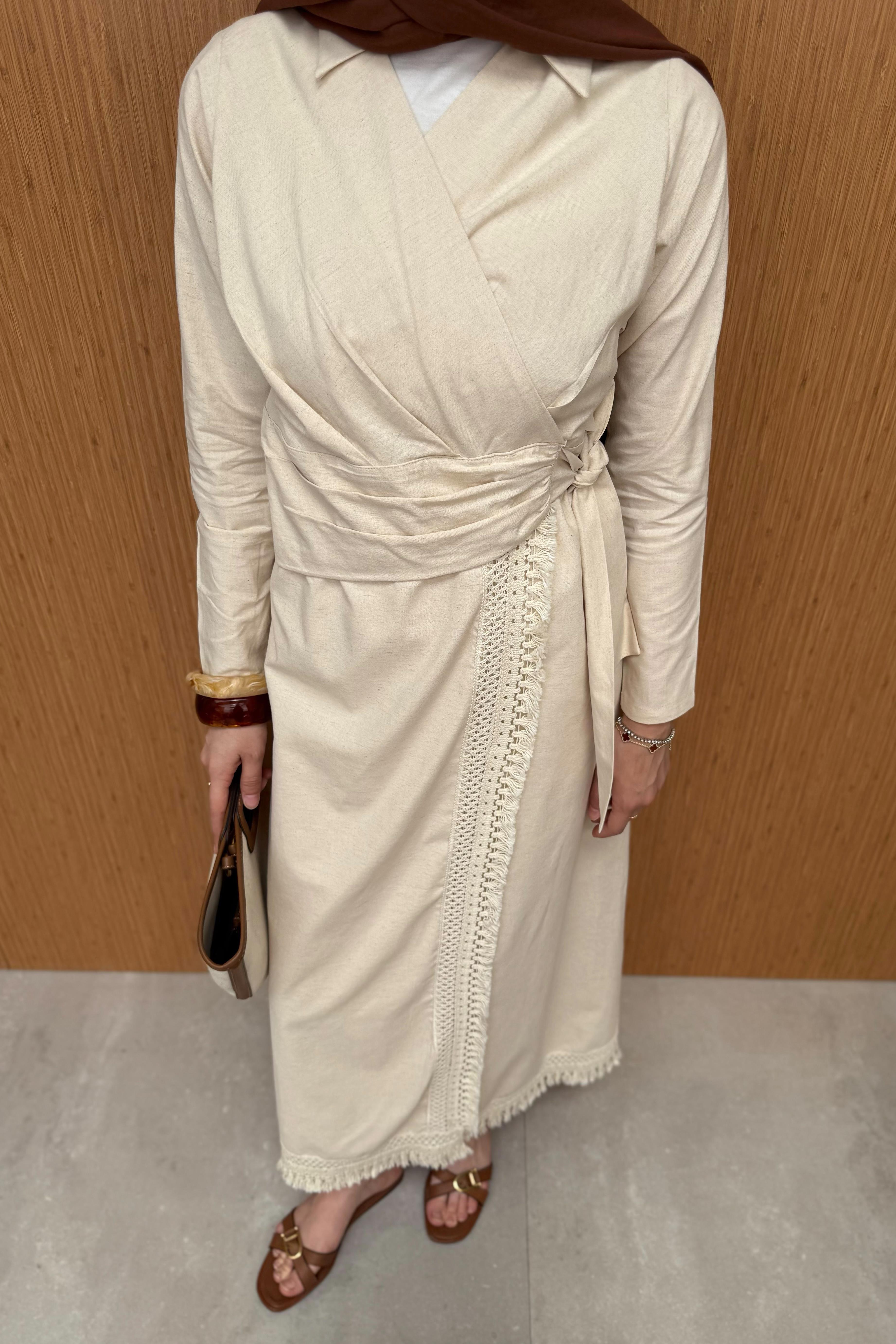 V Yaka Bağlamalı Keten Elbise - Bej