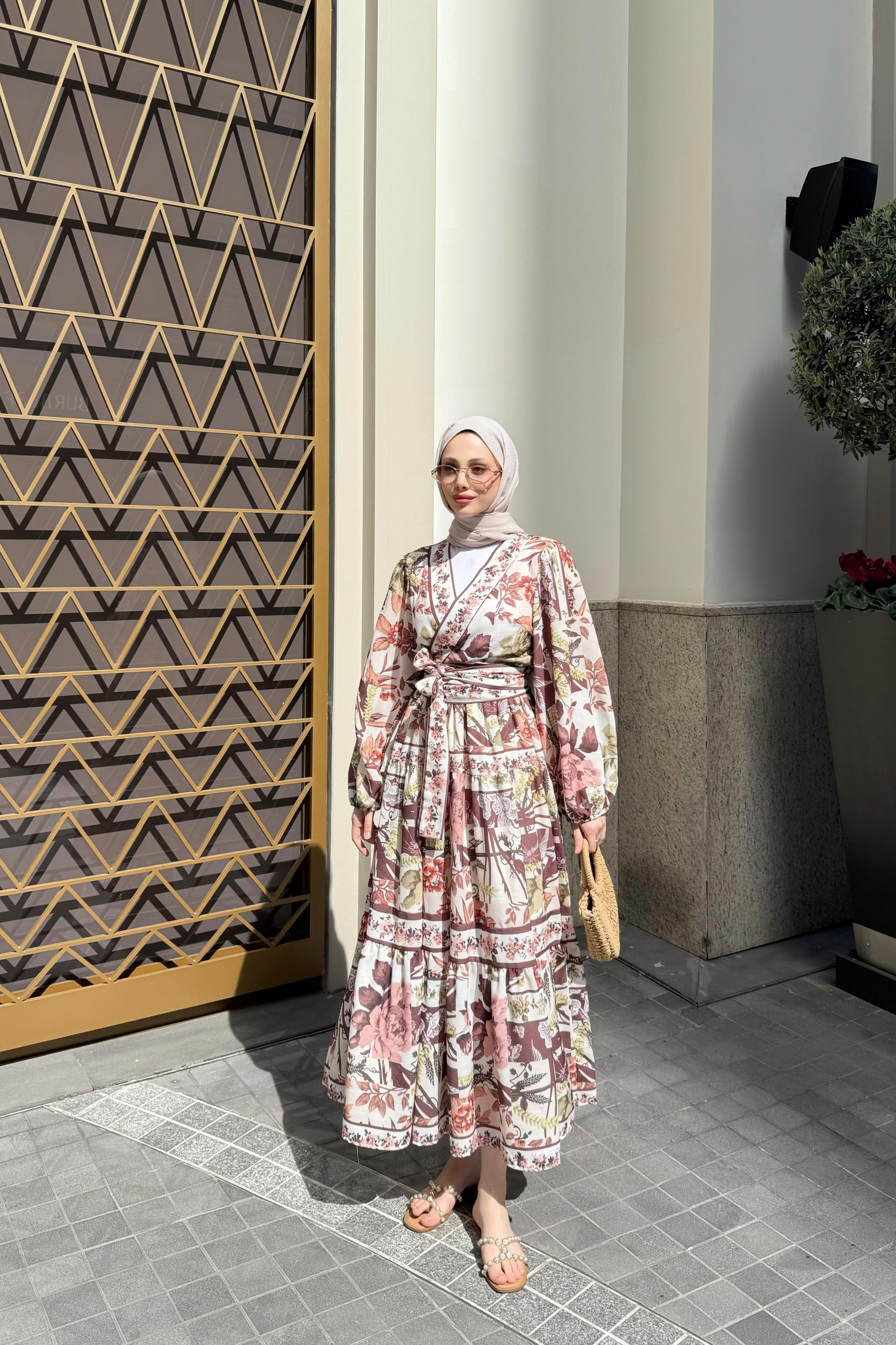 V Yaka Desenli Etekli Takım - Kahve