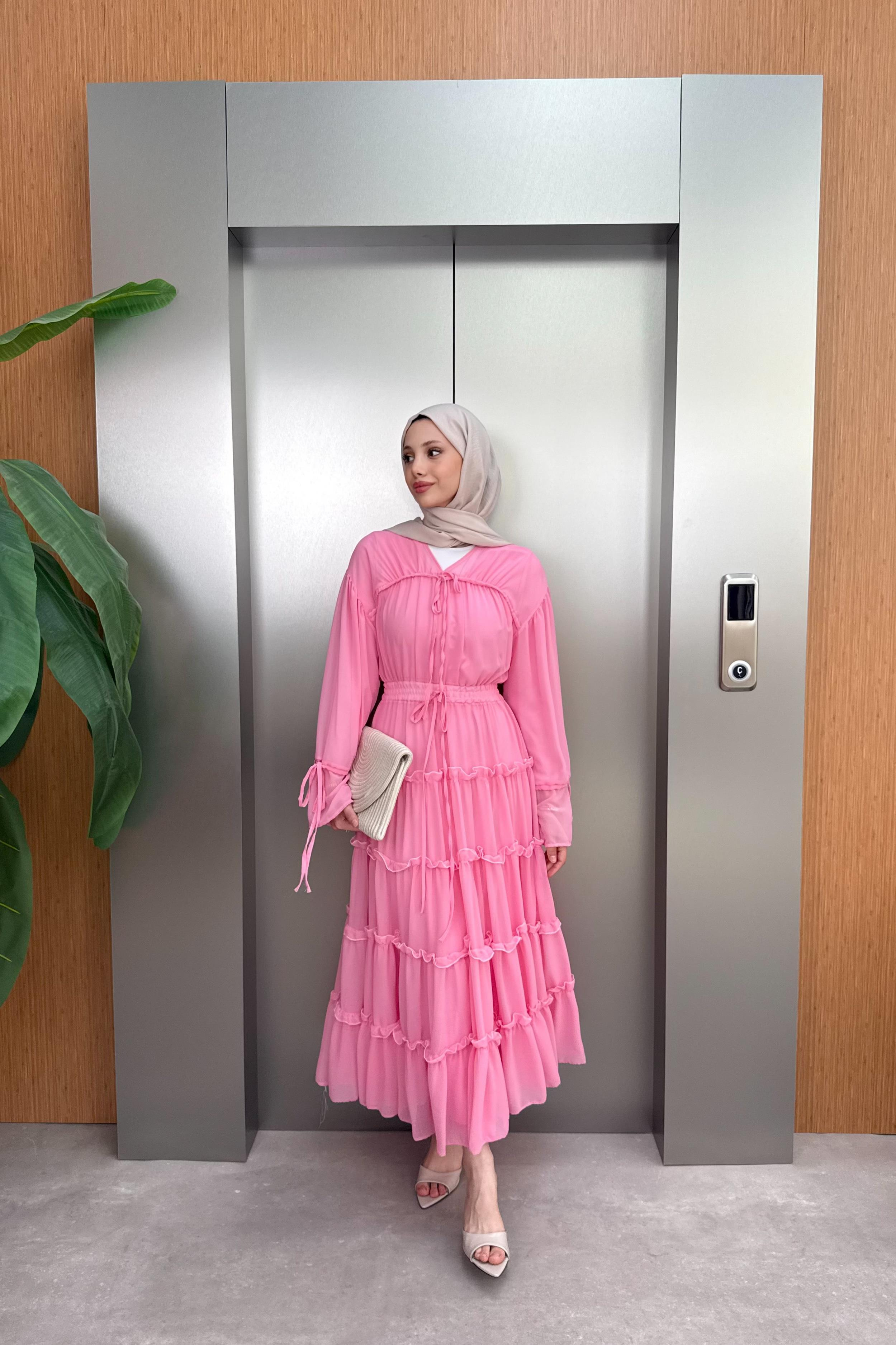 V Yaka Güpürlü Şİfon Elbise - Pembe