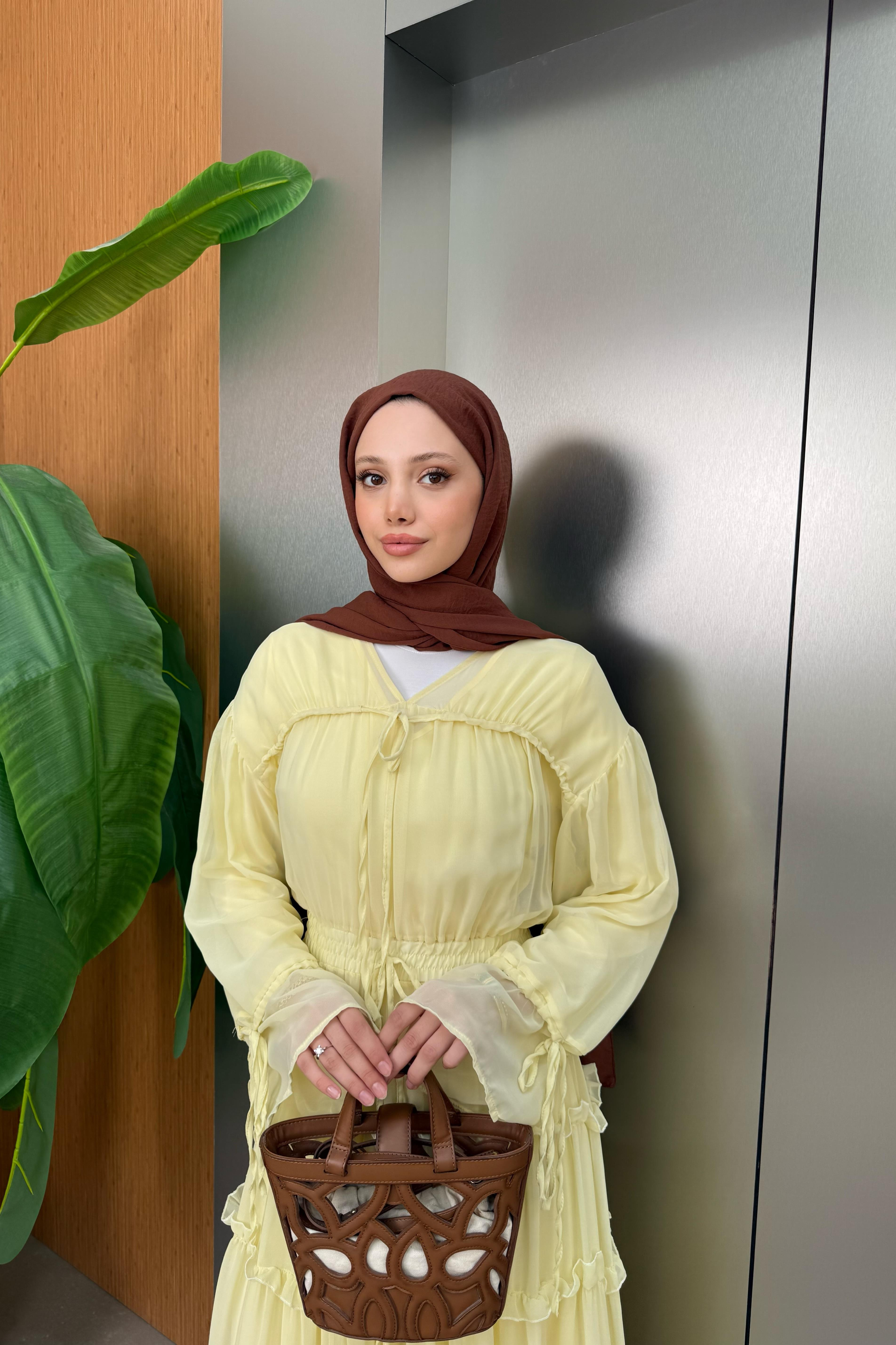 V Yaka Güpürlü Şİfon Elbise - Sarı