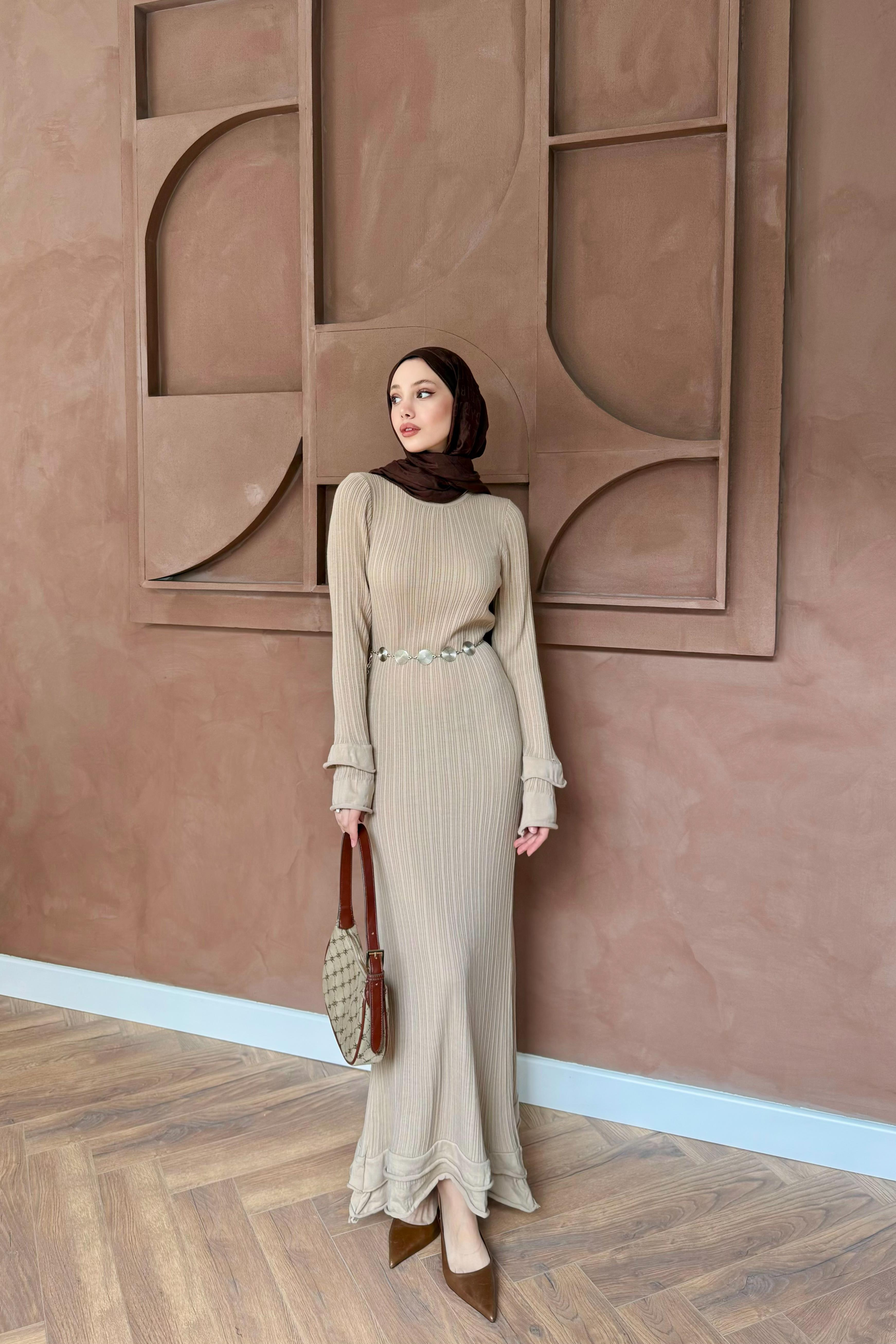 Zincir Kemerli Triko Elbise - Bej