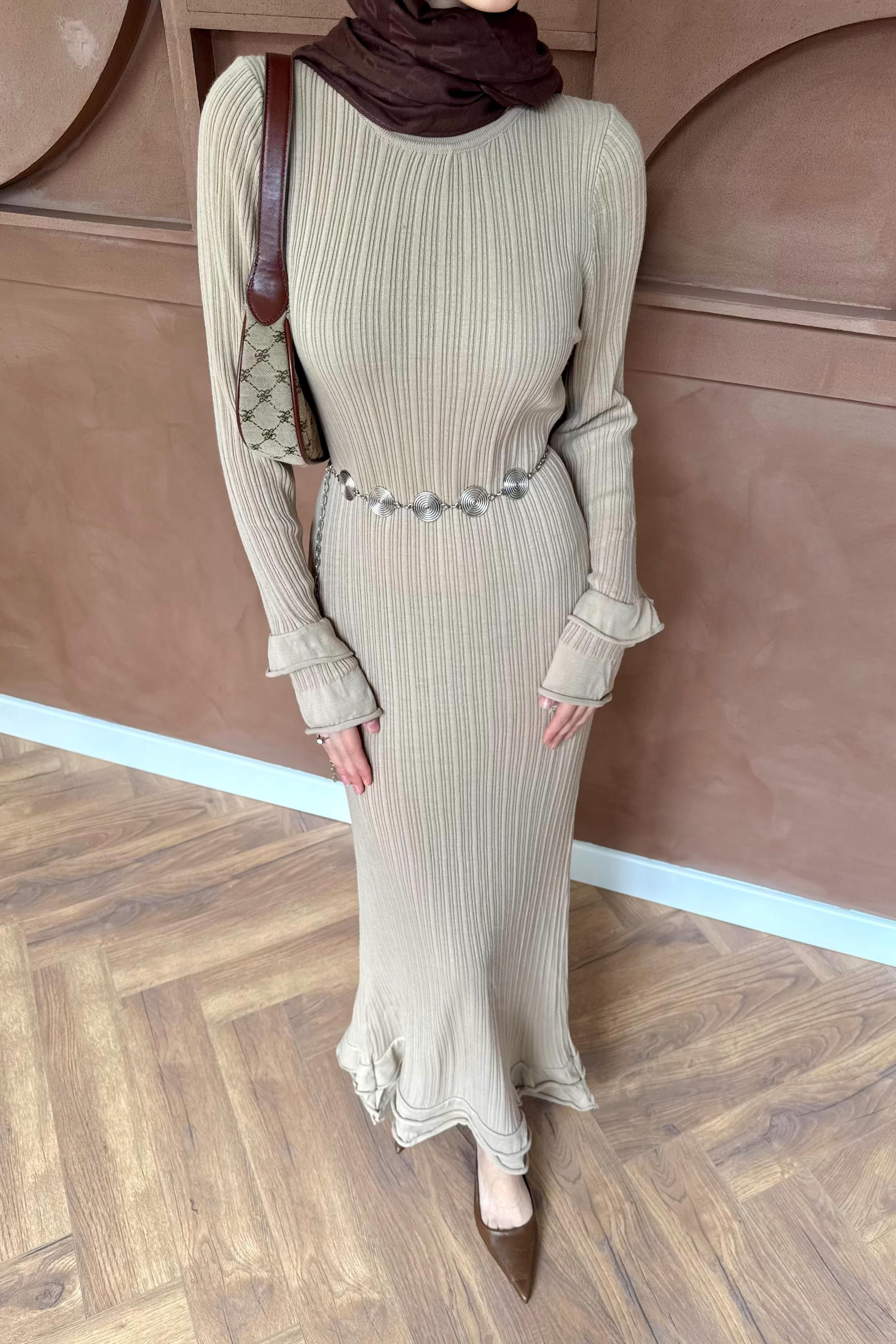 Zincir Kemerli Triko Elbise - Bej