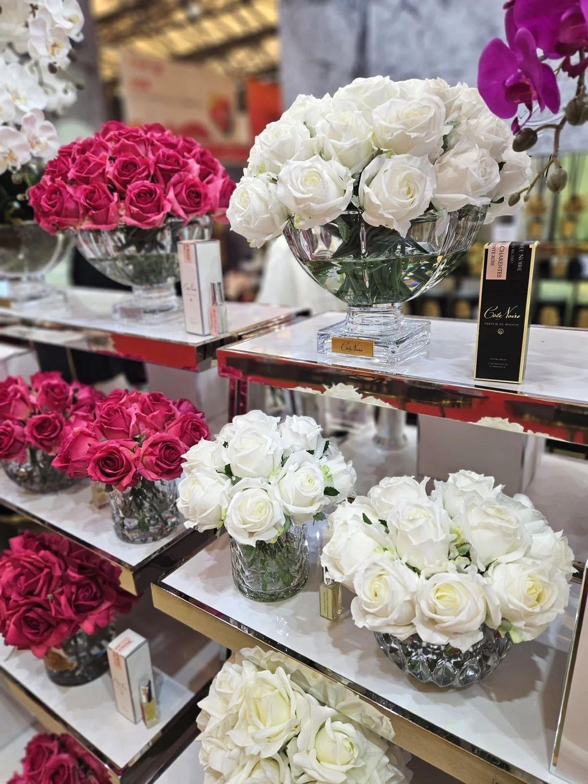 Cote Noire - 13 Güllü Beyaz Dokulu Çiçek