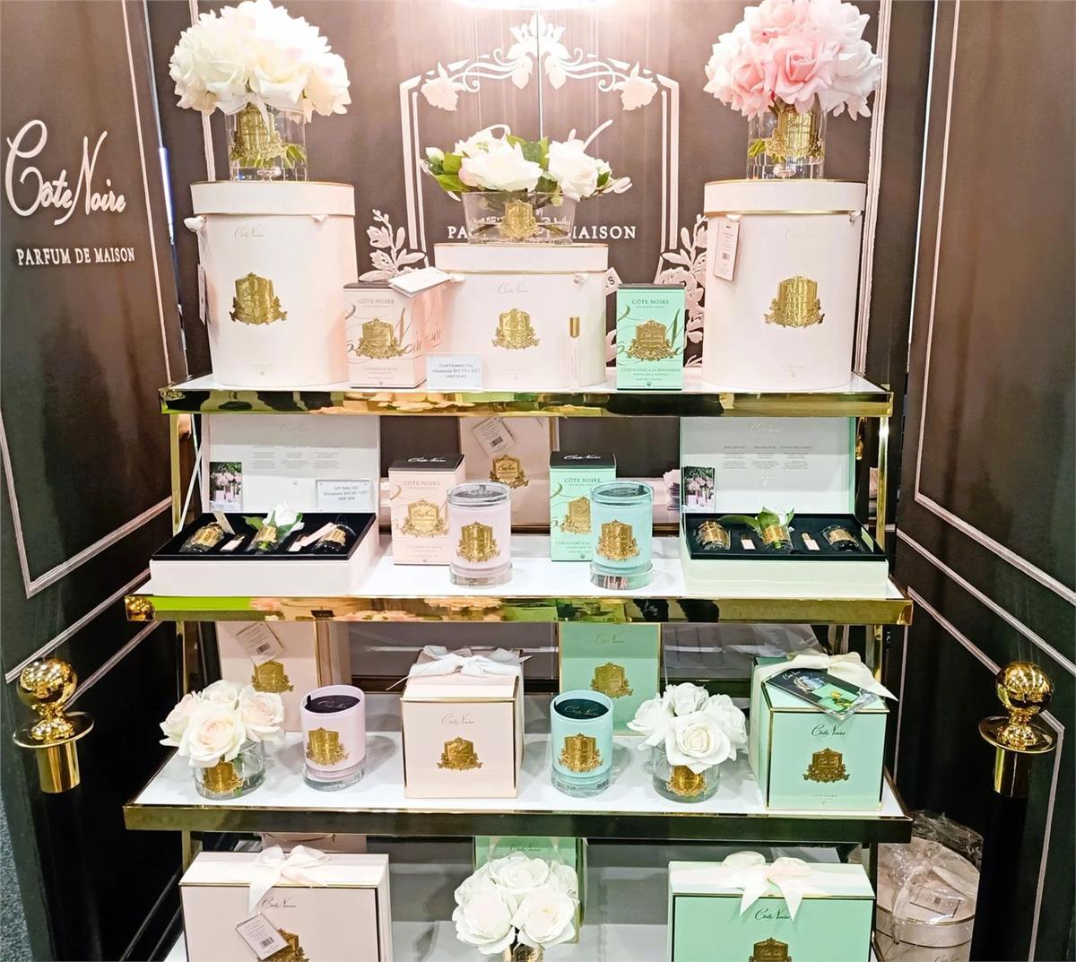 Cote Noire - Jade Vessel Gold Mum 450G