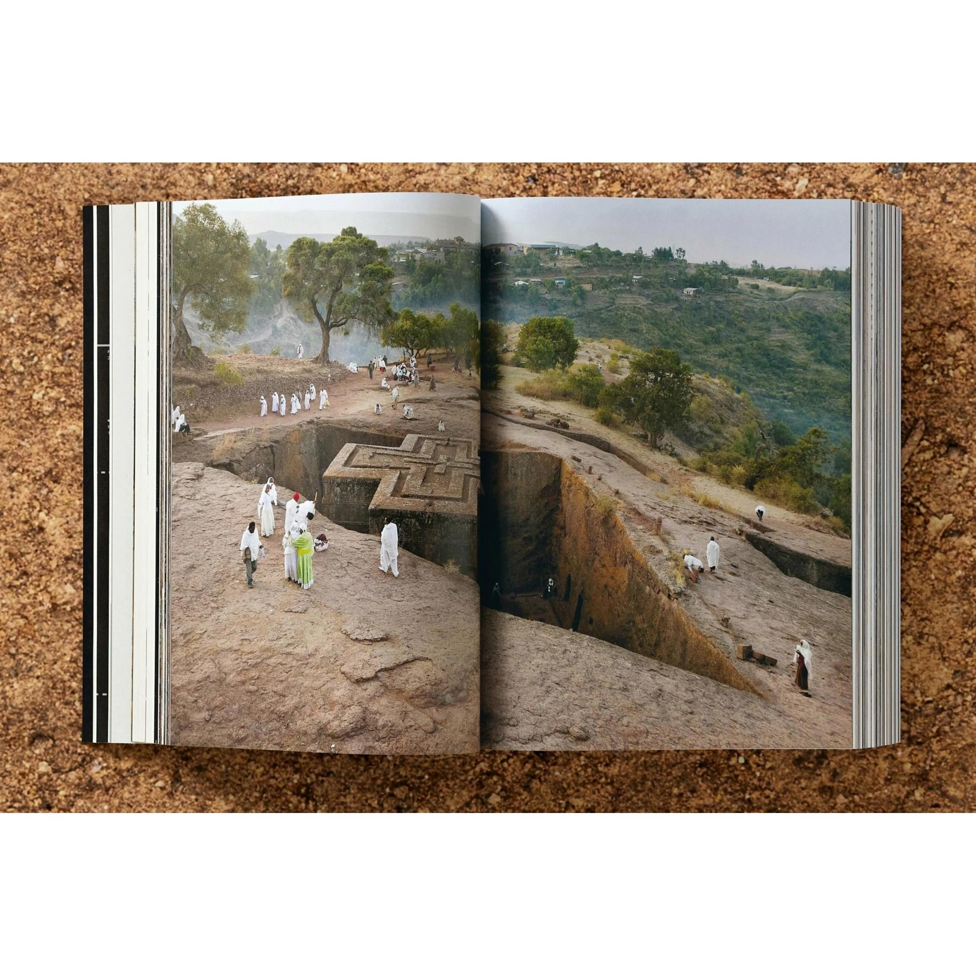 Taschen - Building Bound To The Ground 