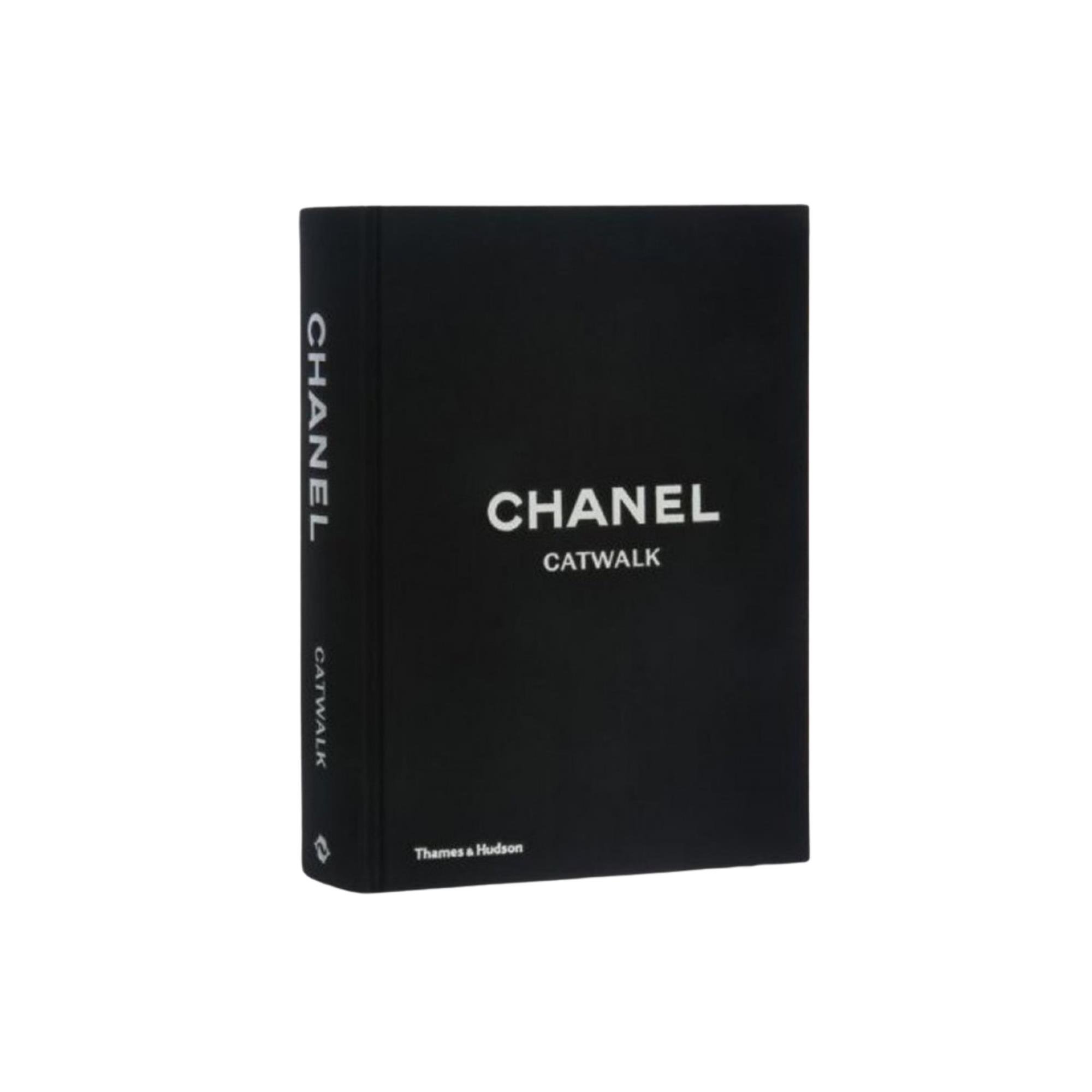 Thames & Hudson - Chanel Catwalk Book