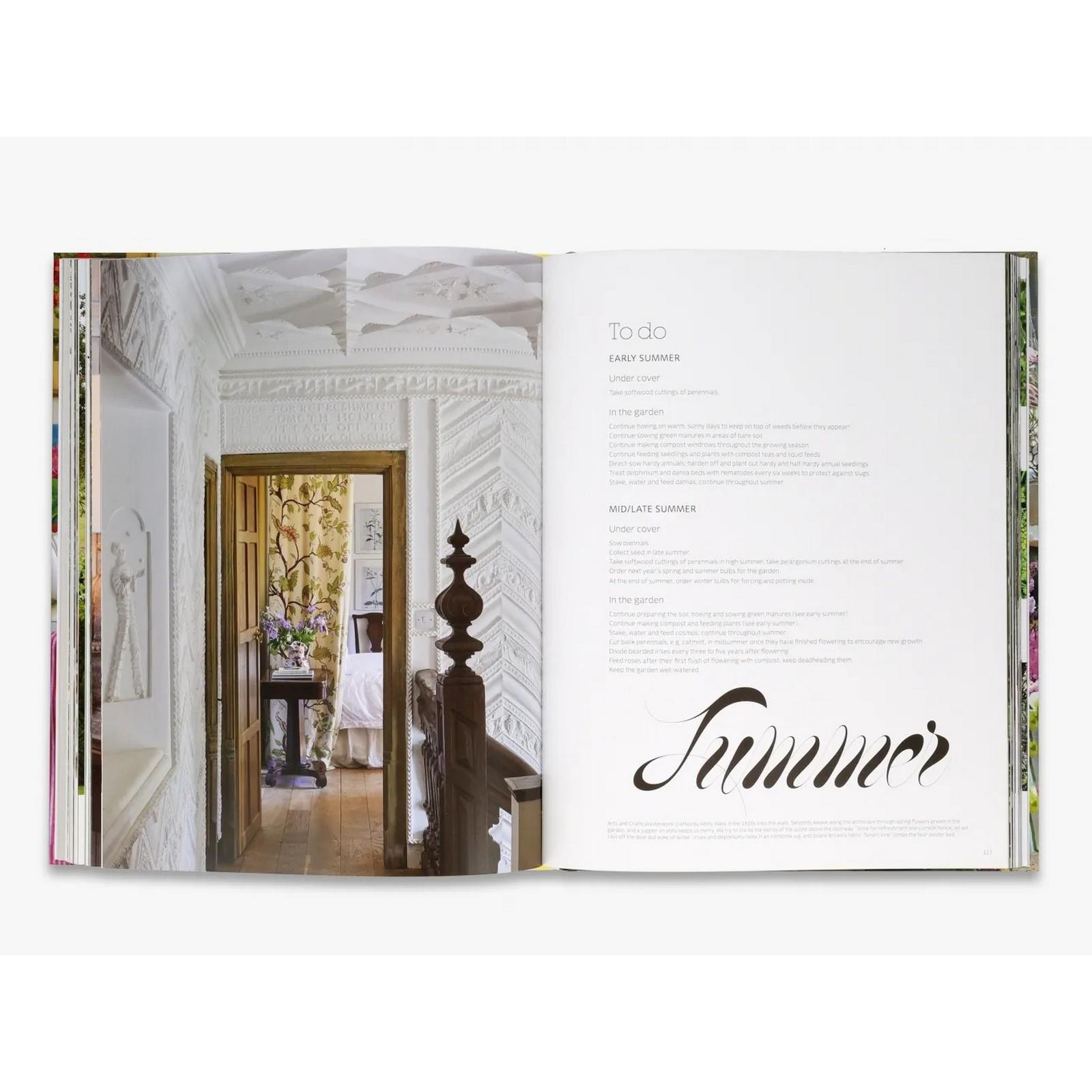 Thames & Hudson - The Land Gardeners Kitap