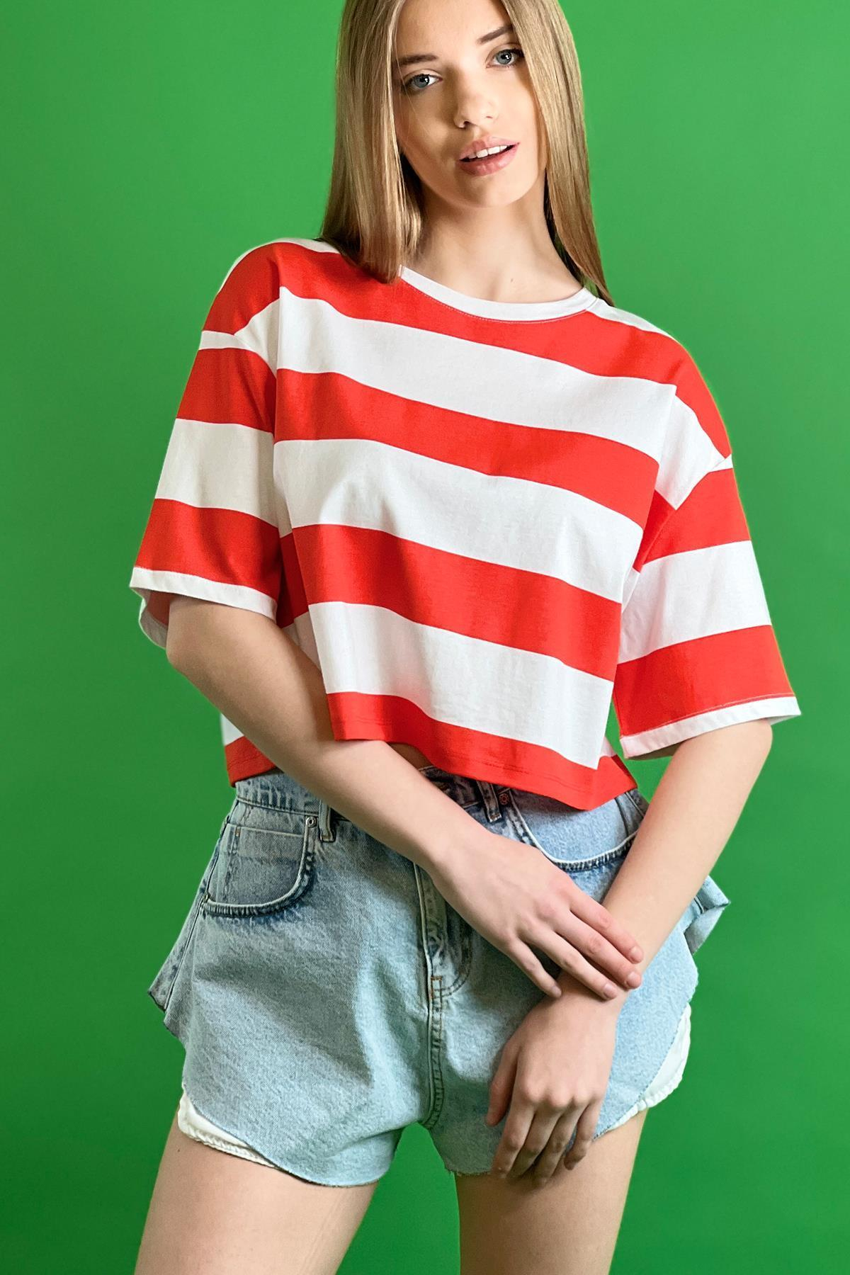Çizgili Bisiklet Yaka Düşük Kol Dökümlü Bol Kesim Basic Kısa Crop T shirt 100% Cotton-15525-001