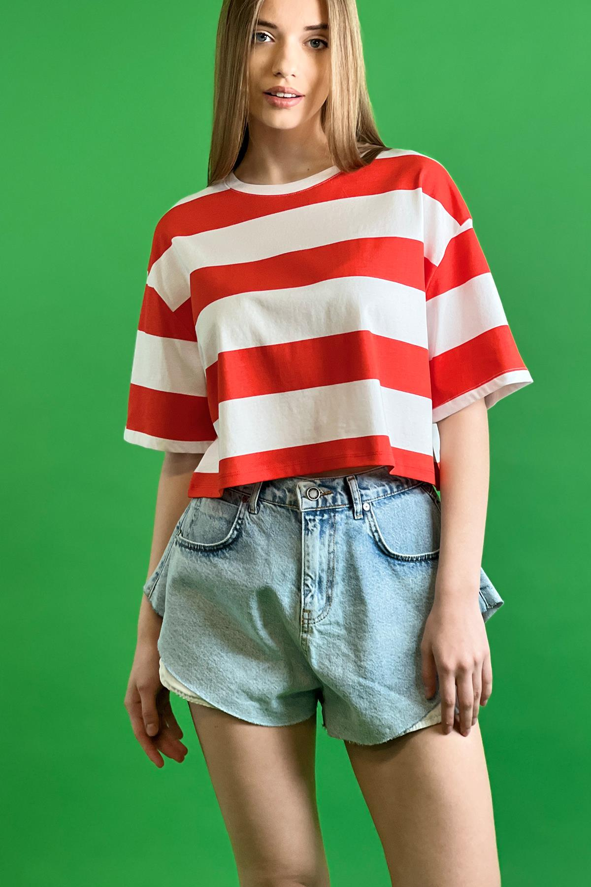 Çizgili Bisiklet Yaka Düşük Kol Dökümlü Bol Kesim Basic Kısa Crop T shirt 100% Cotton-15525-001