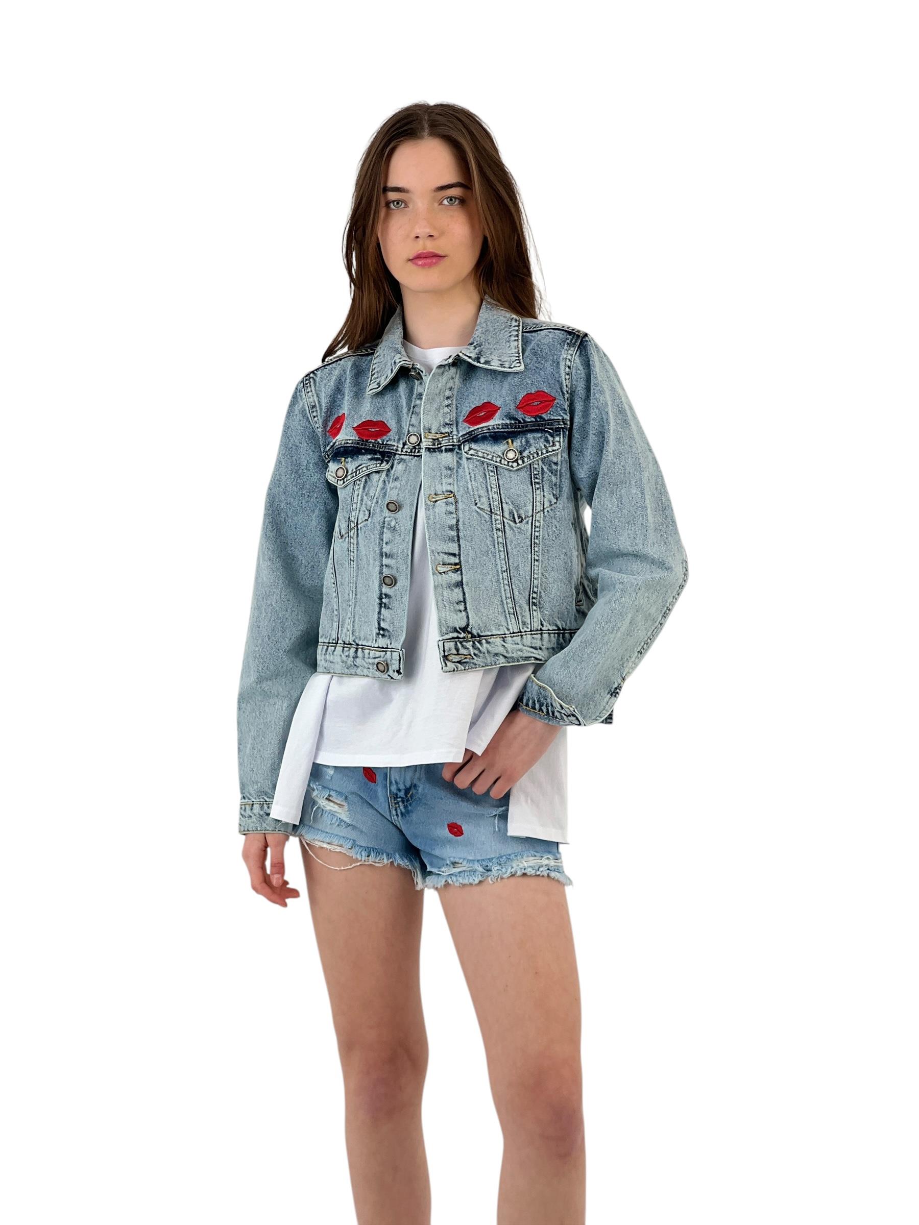 Dudak Nakış Detaylı Kısa Denim Ceket-72781