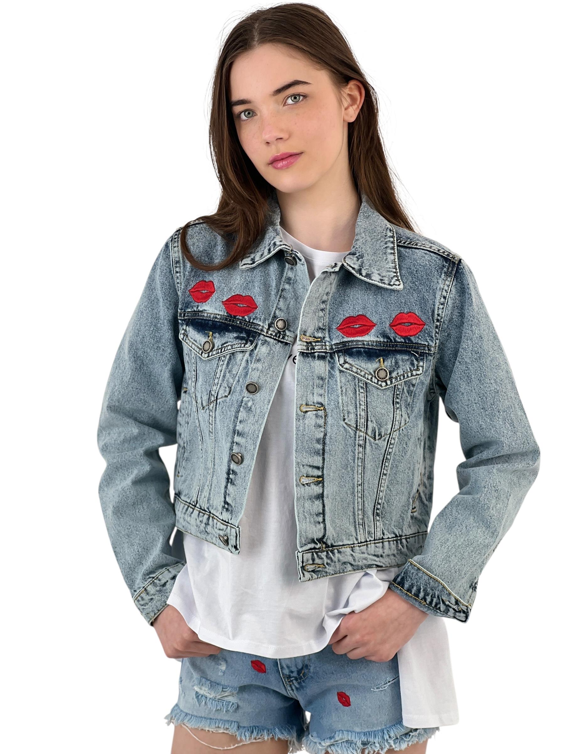 Dudak Nakış Detaylı Kısa Denim Ceket-72781