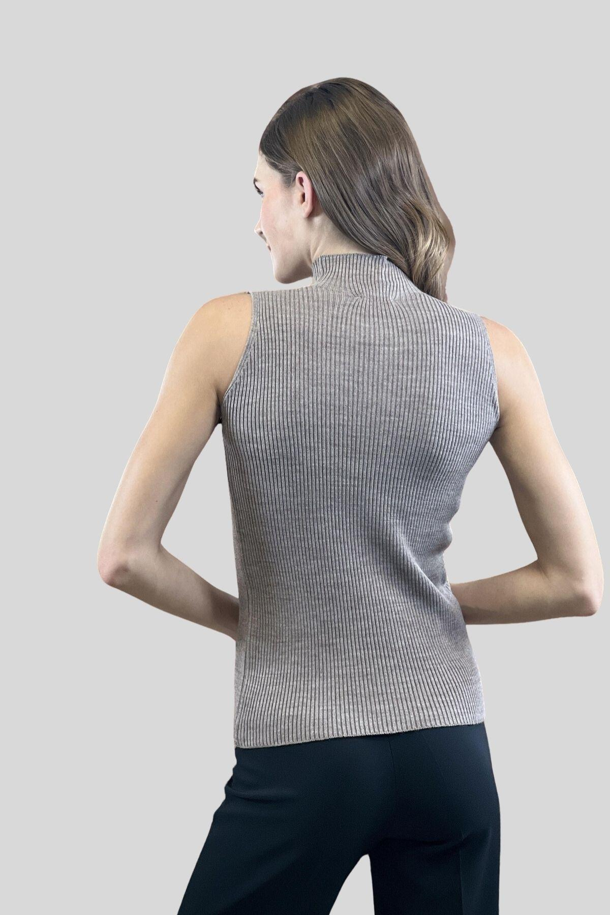 Kadın Boğazlı Balıkçı Yaka Kolsuz Basic Ekru Triko Bluz-MP32977-0