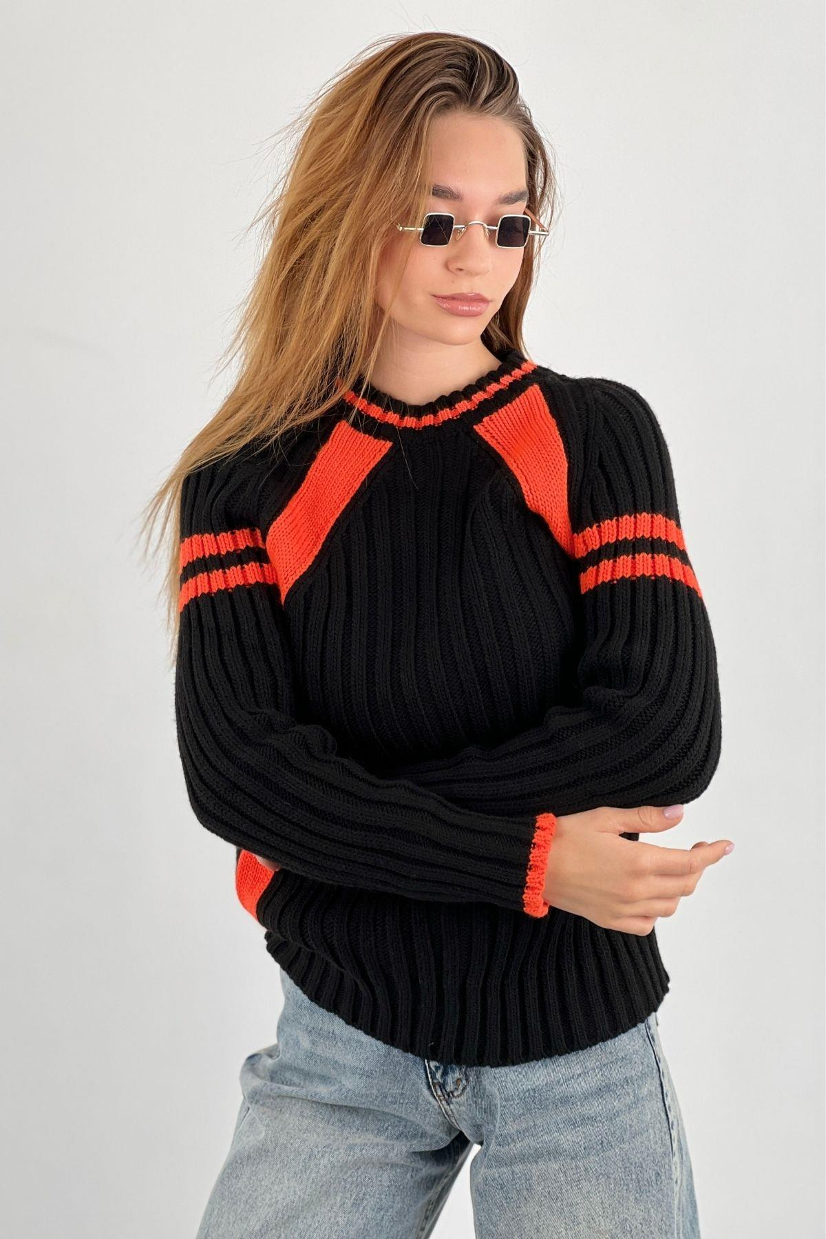 Kadın Oversize Bisiklet Yaka Şeritli Uzun Kışlık Siyah Triko Kazak-33011SM