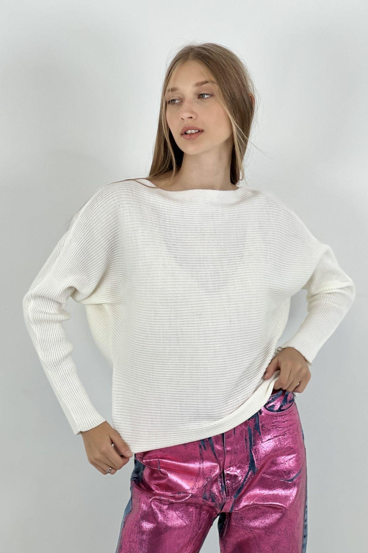 Kayık Yaka Oversize Fitilli Kadın Triko Kazak Ekru-23K0133131SM