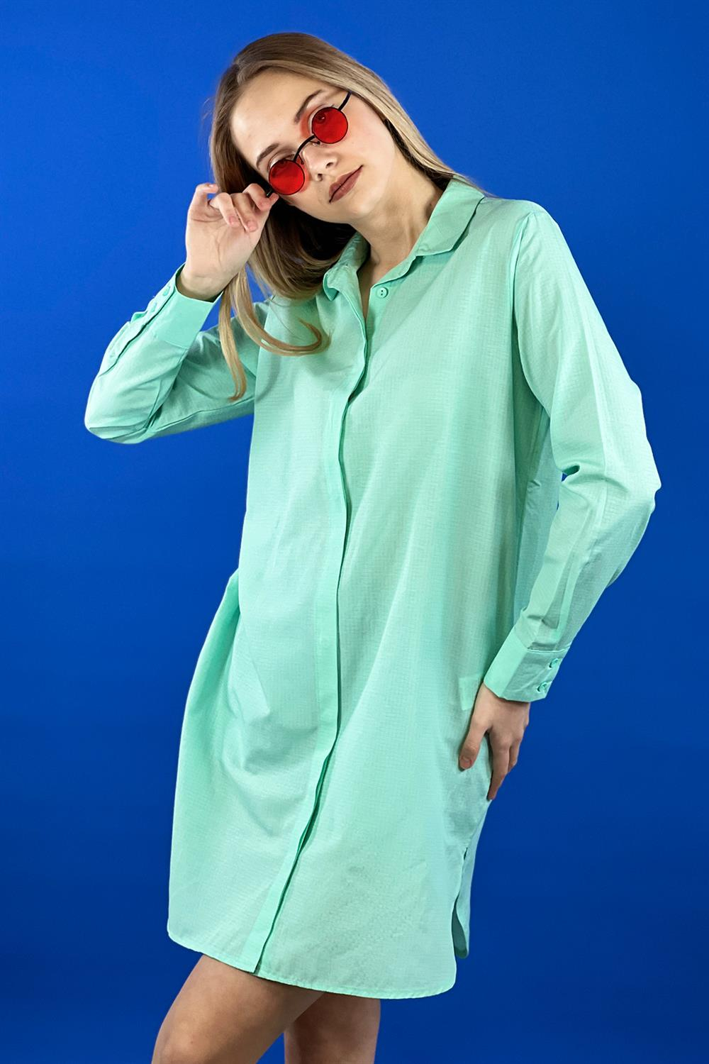 Mint Klasik Yaka Uzun Kol Yırtmaçlı Oversize Kesim Maksi Boy Gömlek 80% Cotton 20% Pol.-27120-00