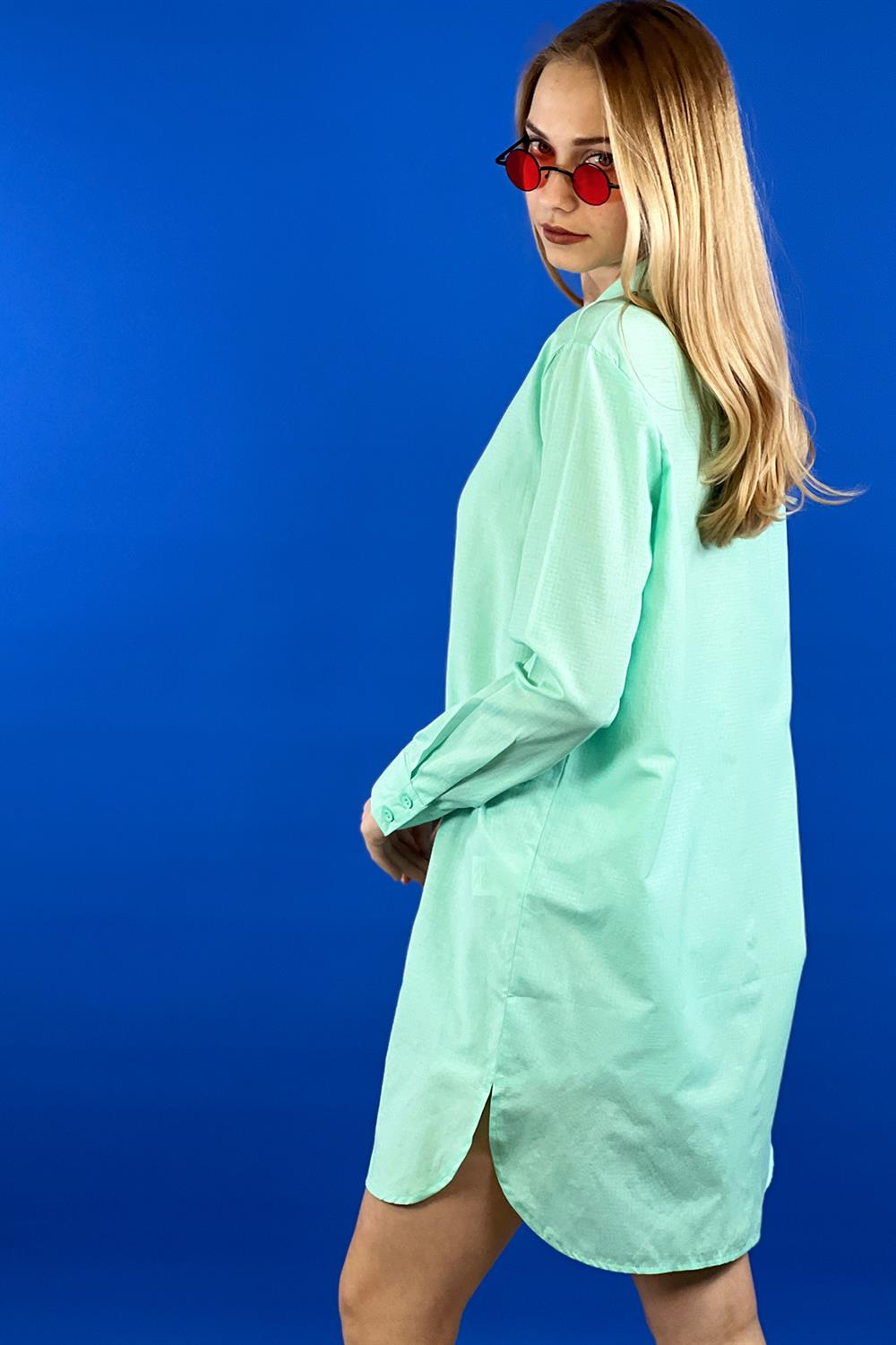 Mint Klasik Yaka Uzun Kol Yırtmaçlı Oversize Kesim Maksi Boy Gömlek 80% Cotton 20% Pol.-27120-00