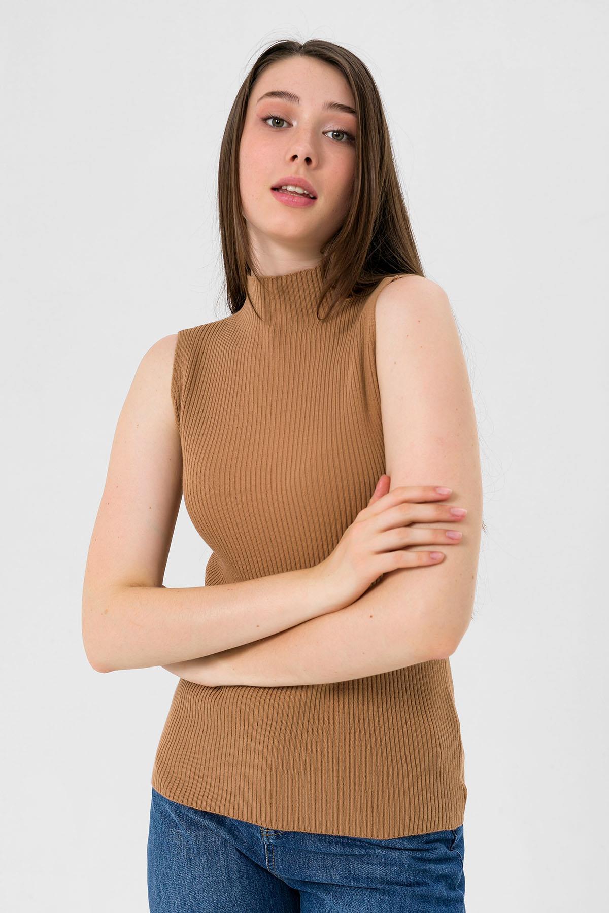 Yarım Balıkçı Yaka Kolsuz Kadın Basic Triko Bluz-MP32977-0