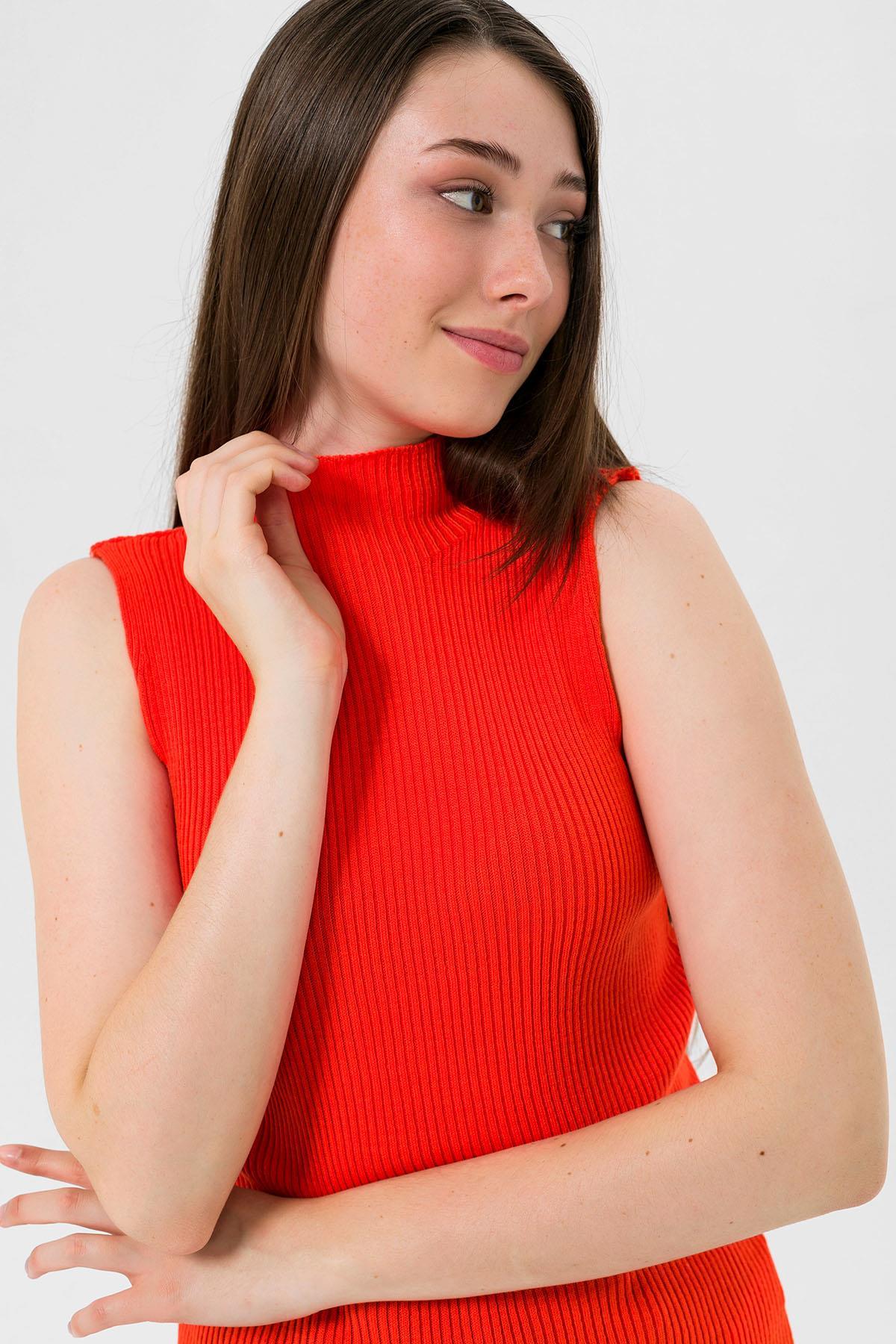 Yarım Balıkçı Yaka Kolsuz Kadın Basic Triko Bluz-MP32977-0