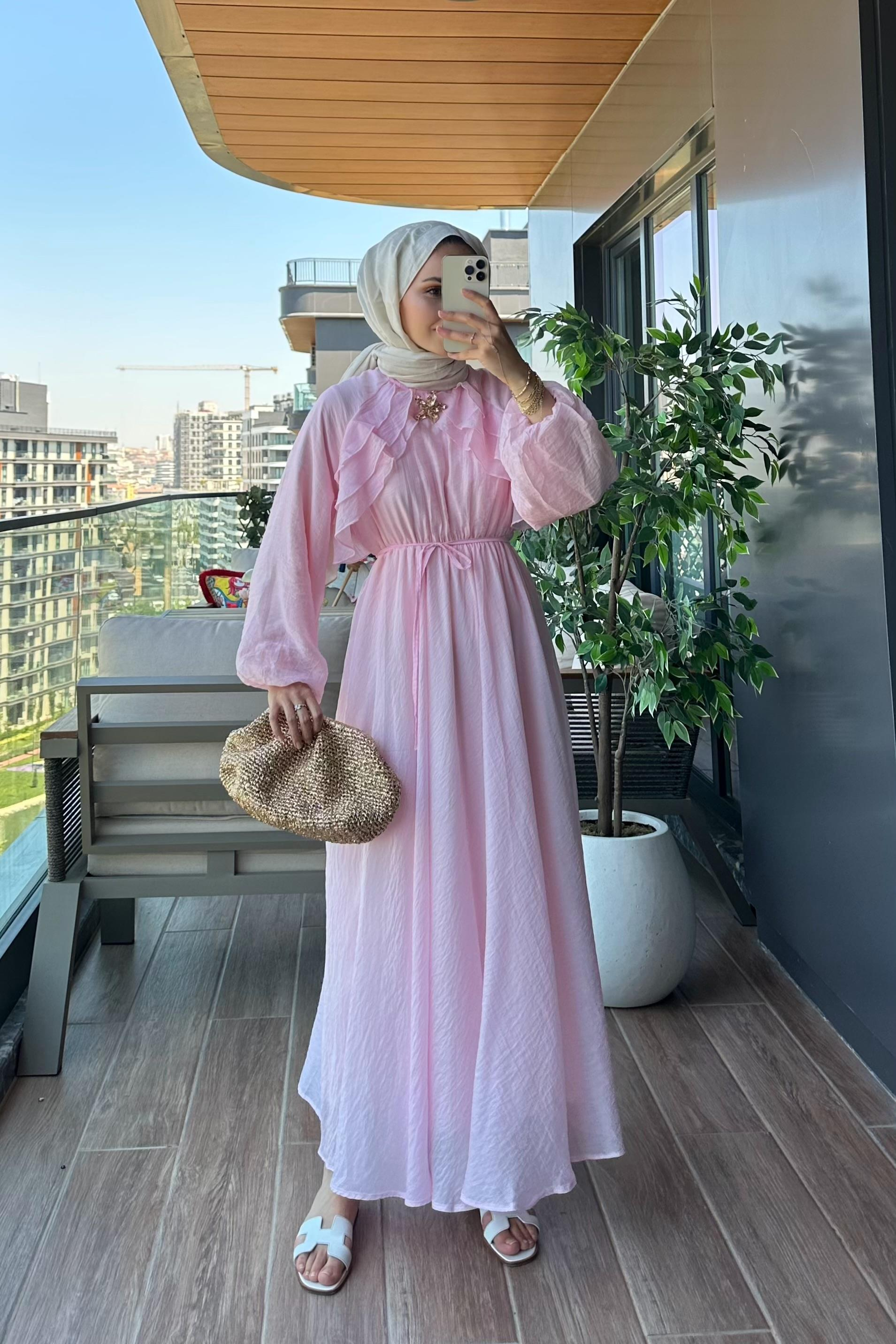 Amara Broş Detaylı Elbise - PEMBE