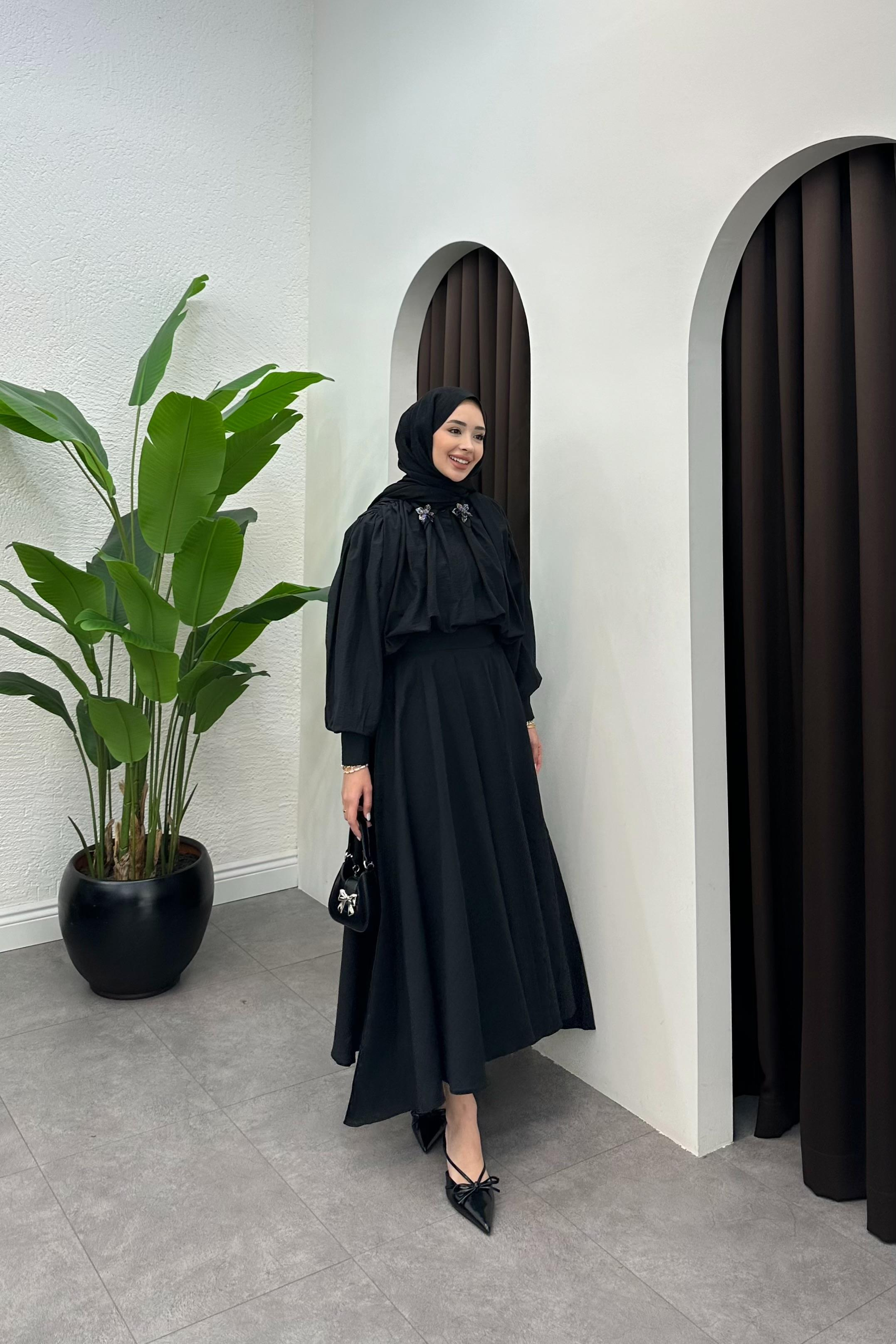 Cendy Çiçek Aksesuarlı Takım - SİYAH