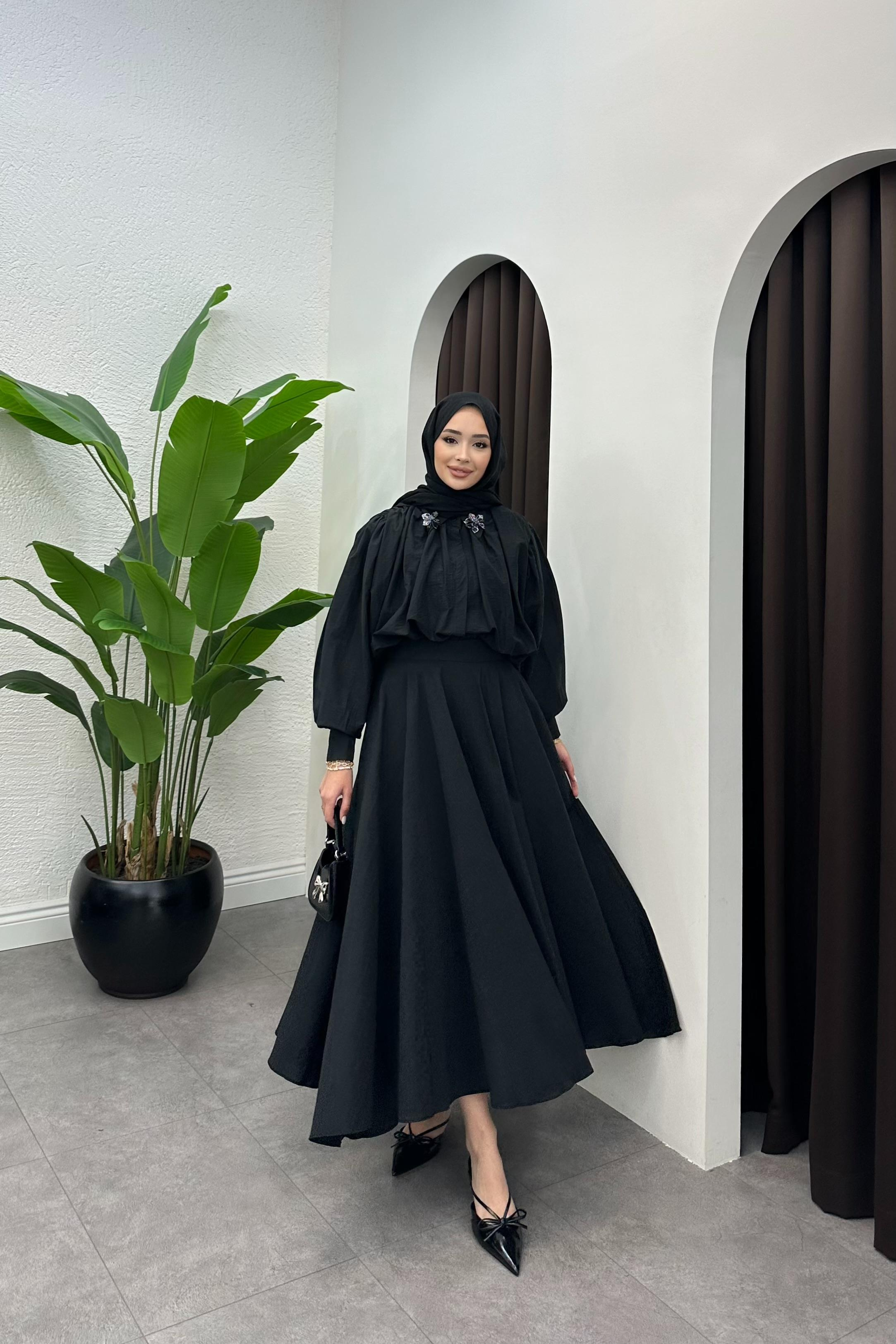 Cendy Çiçek Aksesuarlı Takım - SİYAH