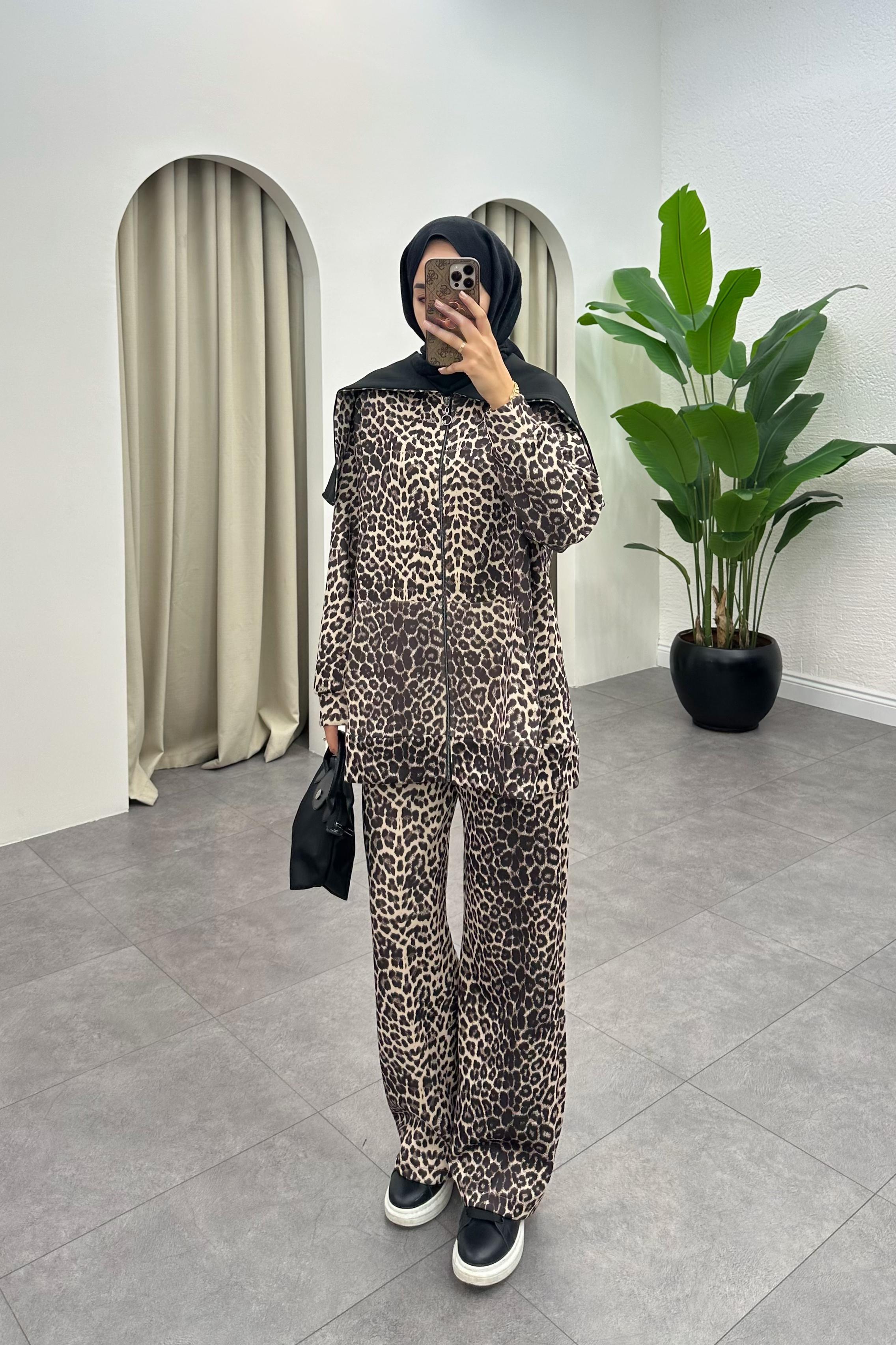 Dore Yaka Detaylı Leopar Takım - SİYAH