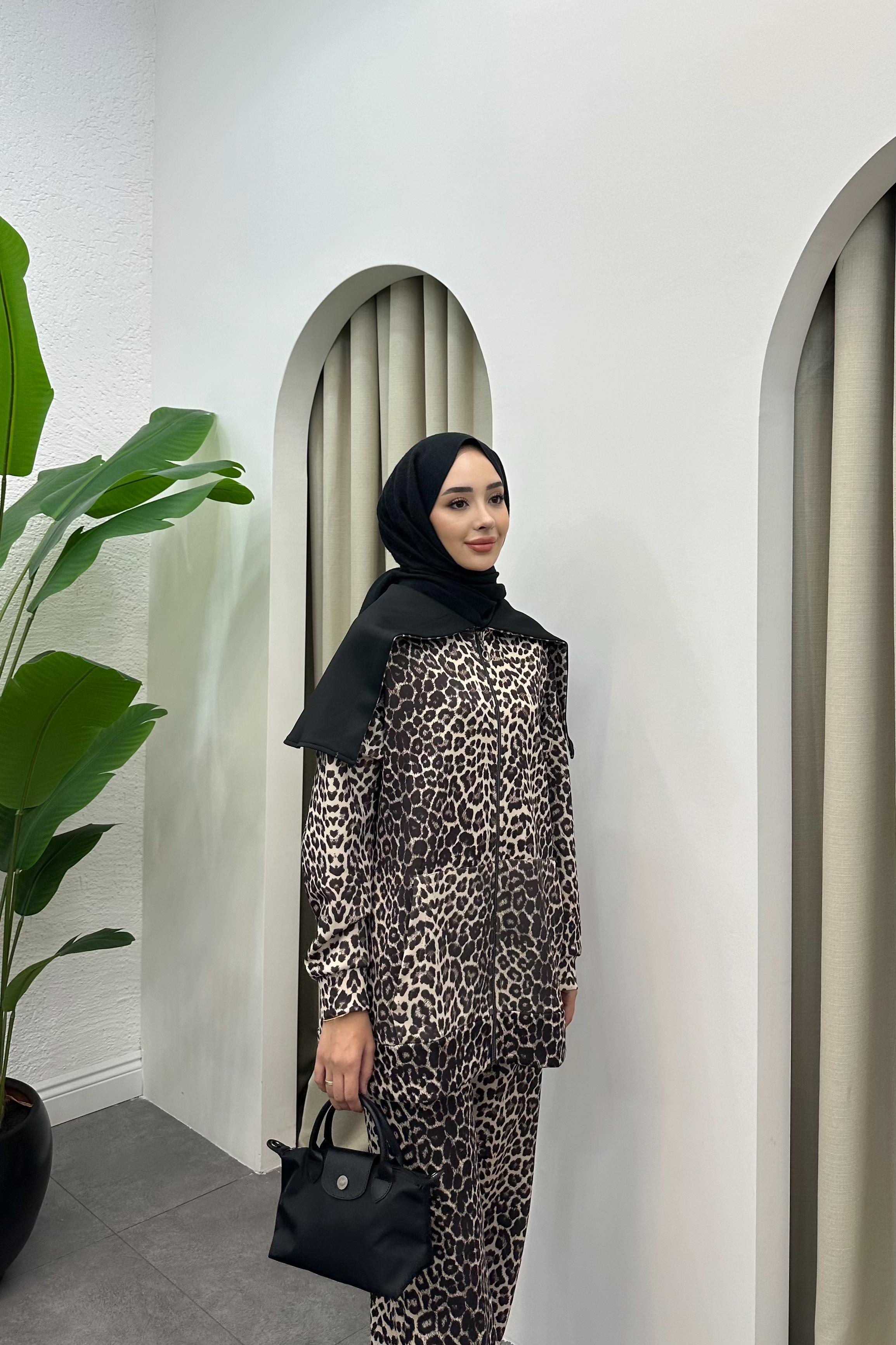 Dore Yaka Detaylı Leopar Takım - SİYAH