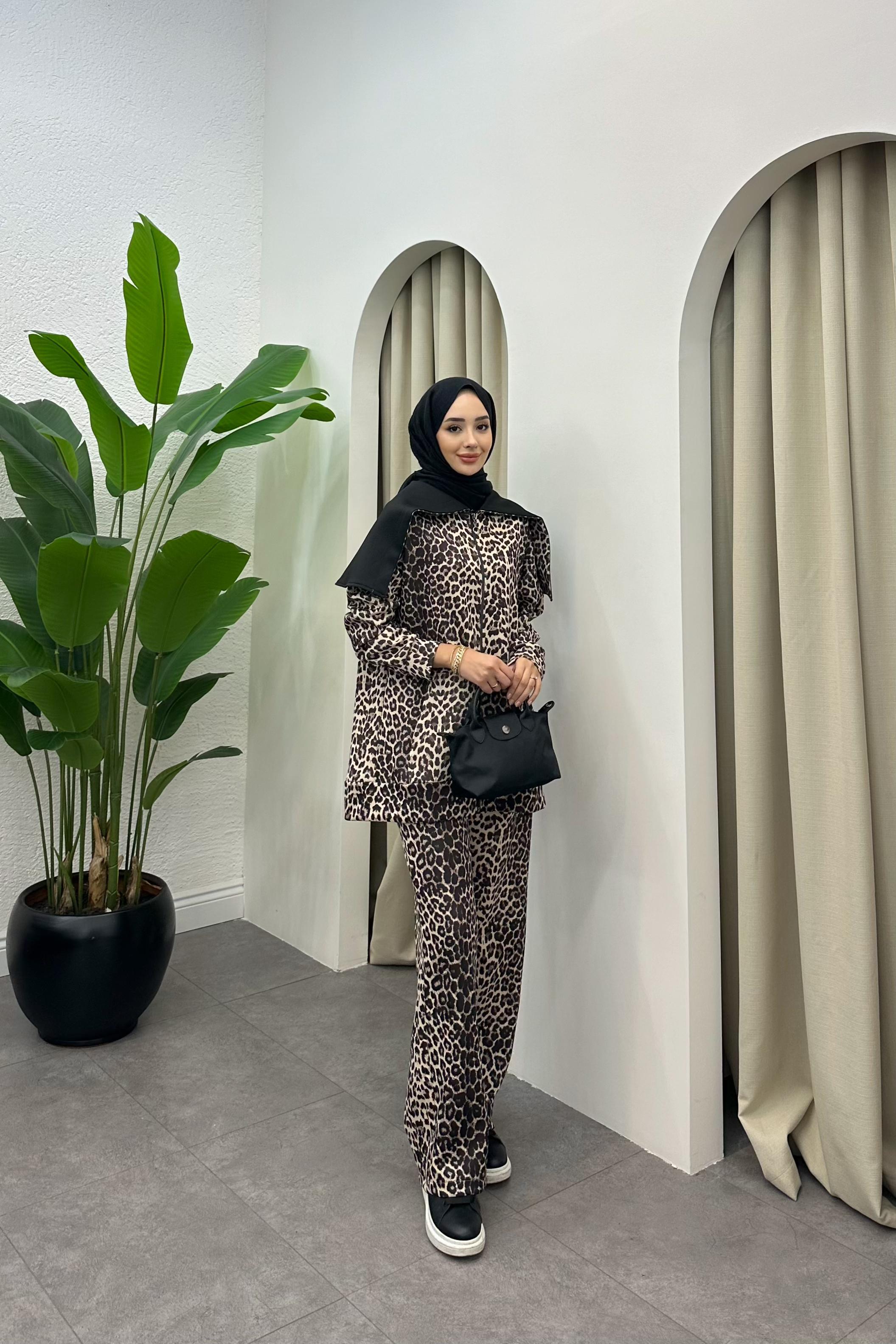 Dore Yaka Detaylı Leopar Takım - SİYAH