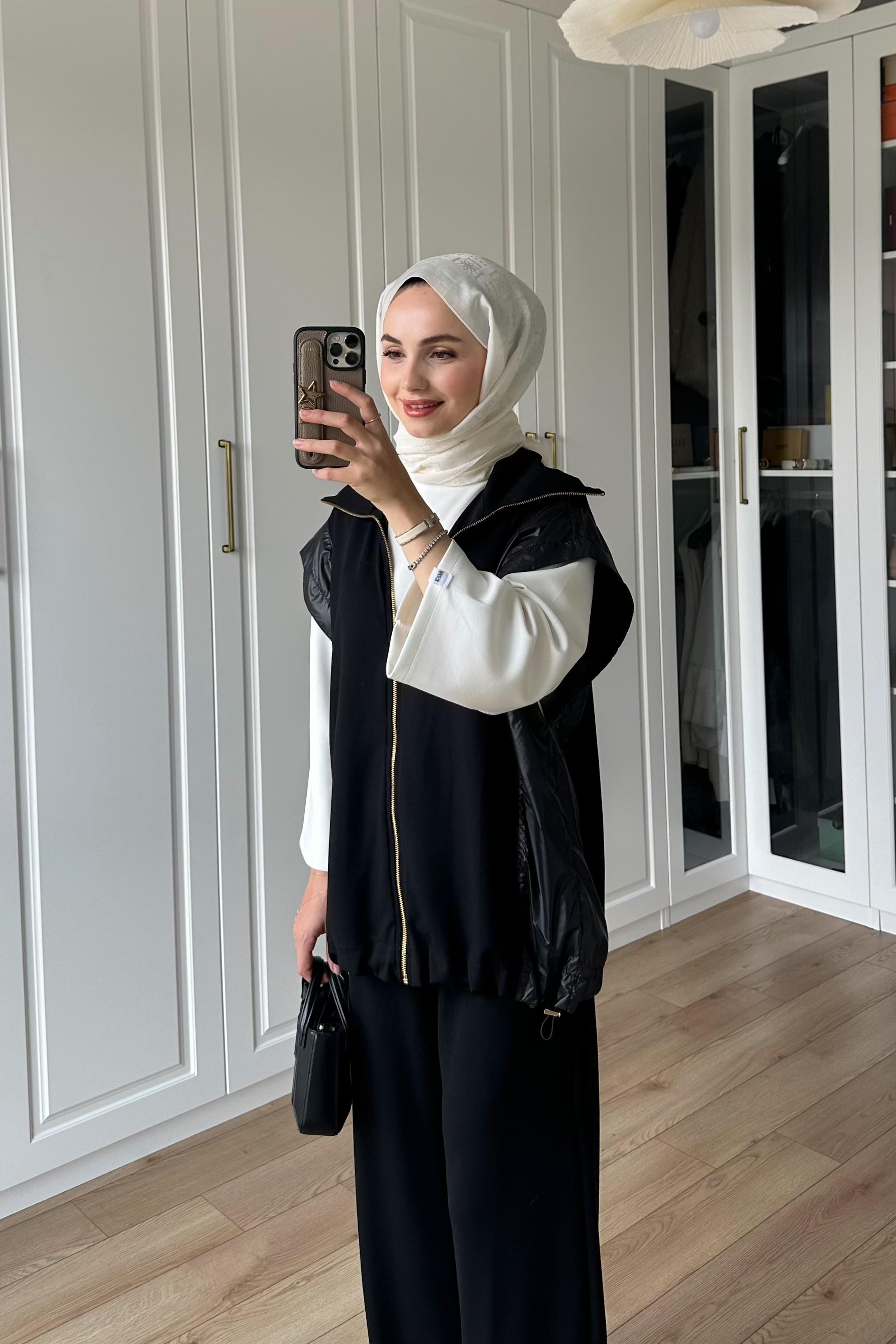 Garni Detaylı Yelek Takım - SİYAH