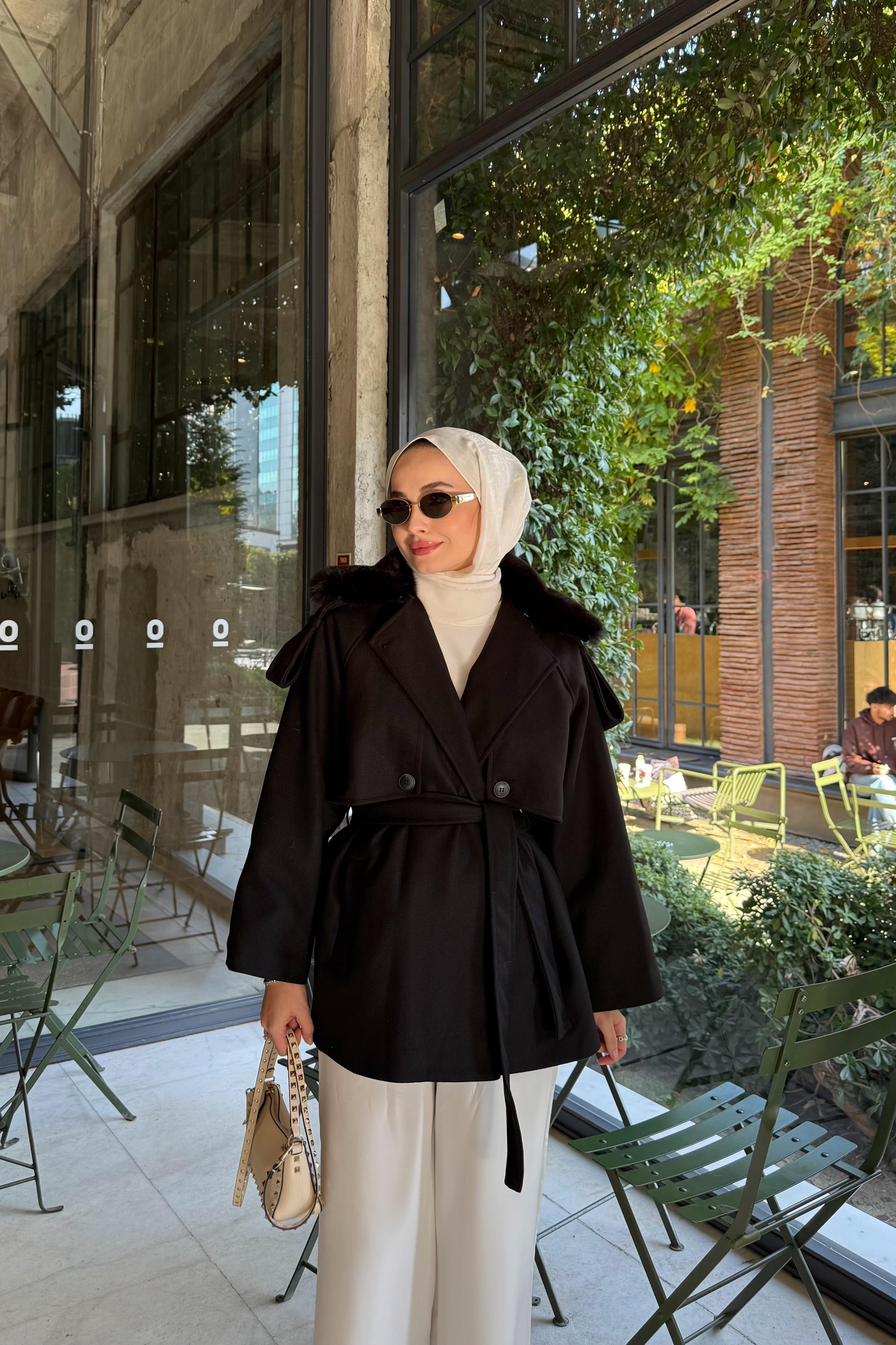 Kürk Detay Kısa Kaban - SİYAH