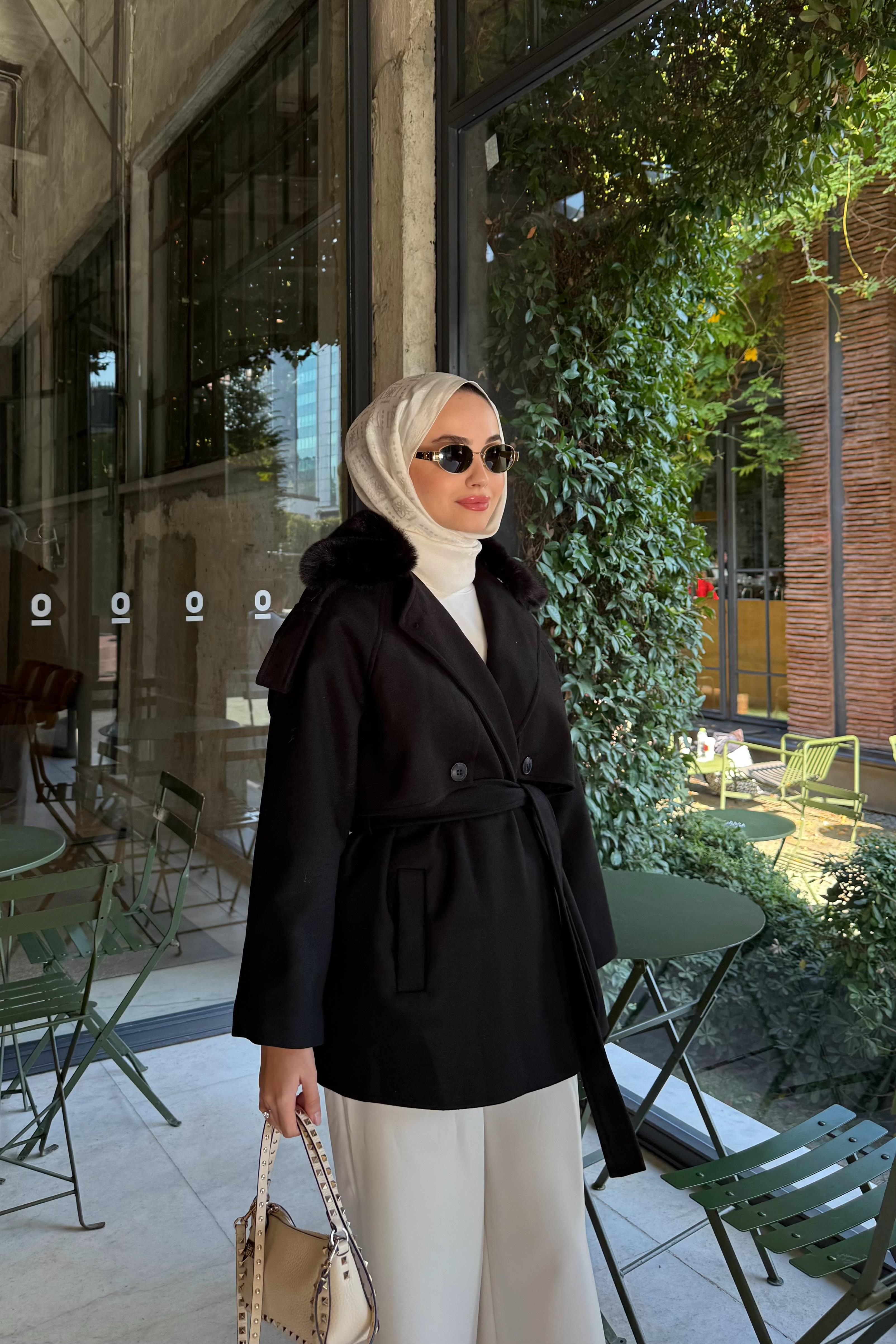 Kürk Detay Kısa Kaban - SİYAH