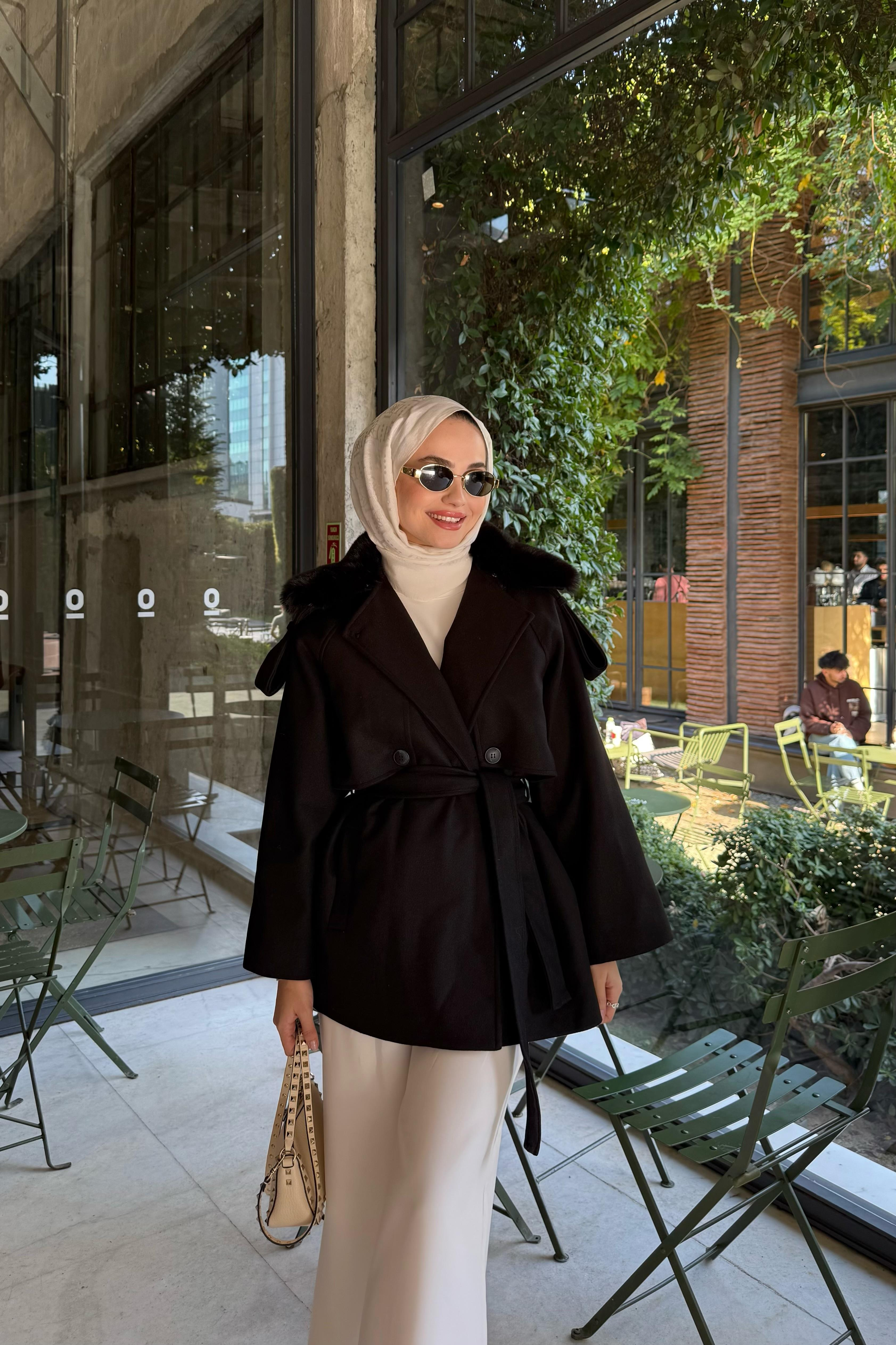 Kürk Detay Kısa Kaban - SİYAH