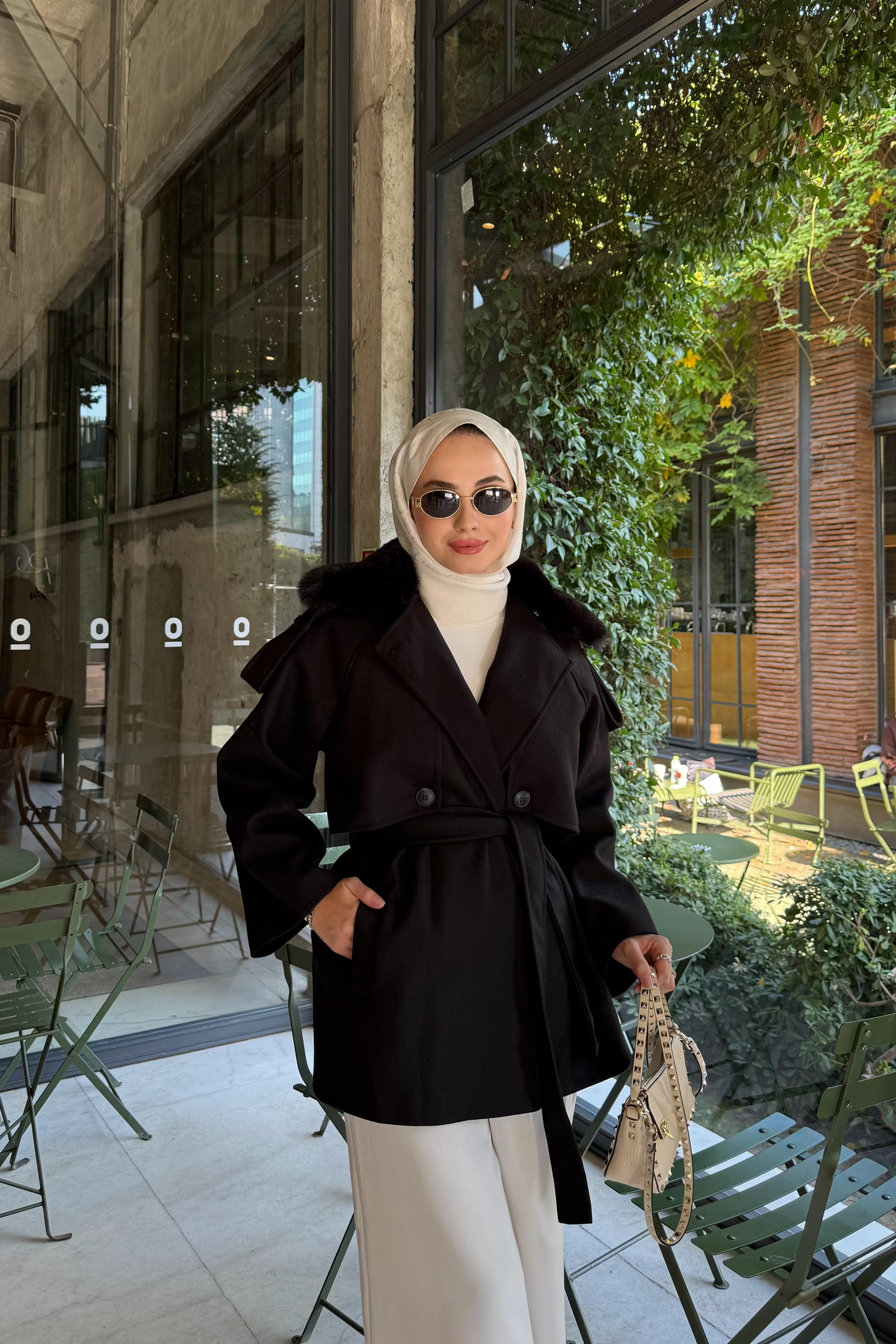 Kürk Detay Kısa Kaban - SİYAH