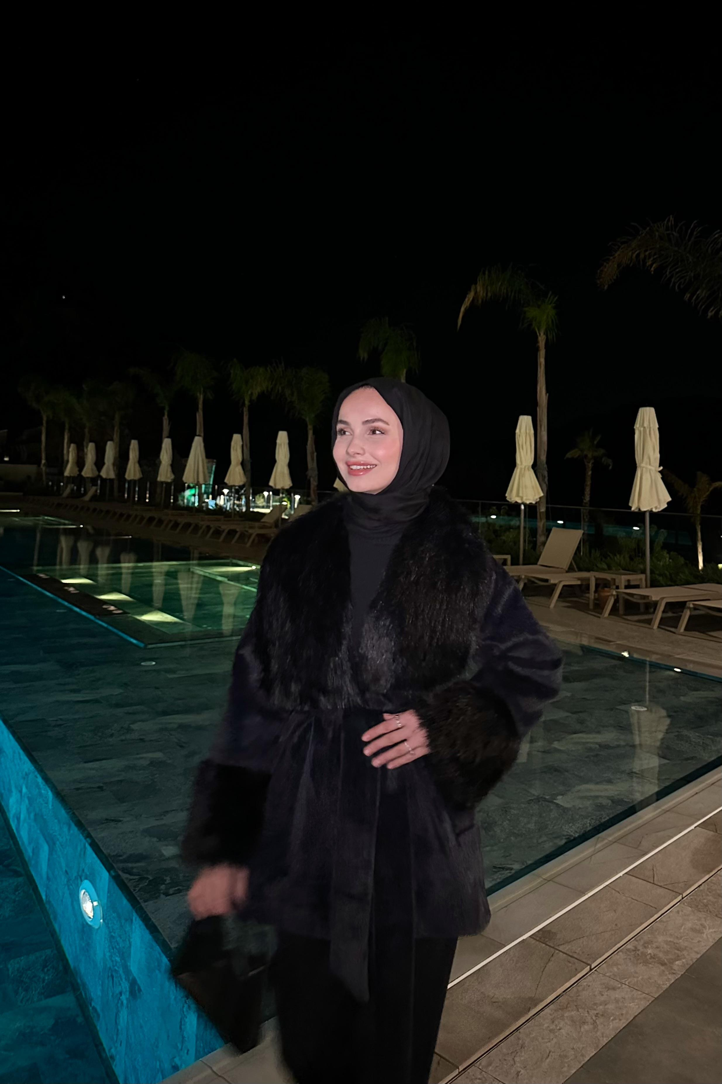 Melinos Kürk Detaylı Kaban - SİYAH