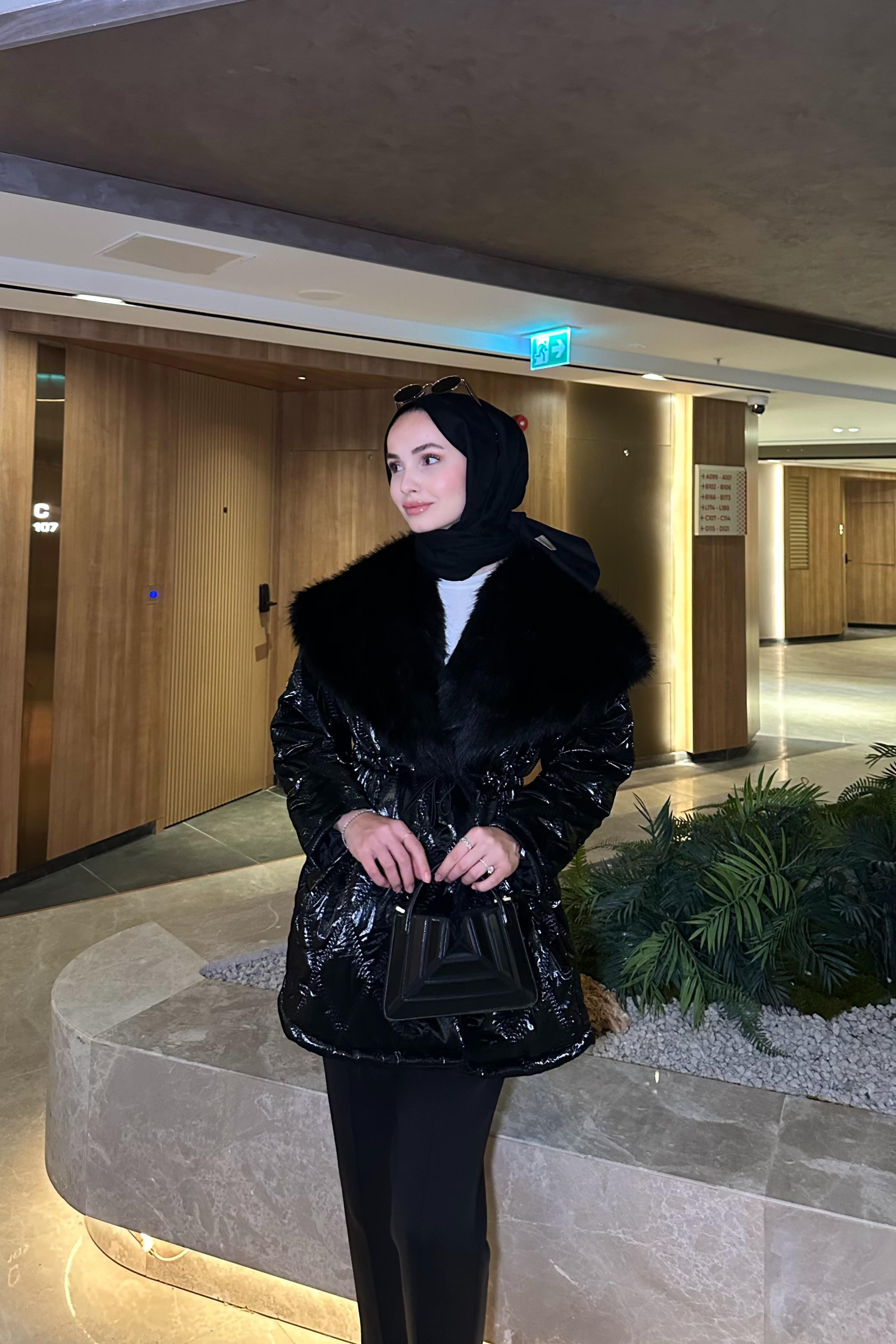 Samy Kürk Detaylı Mont - SİYAH