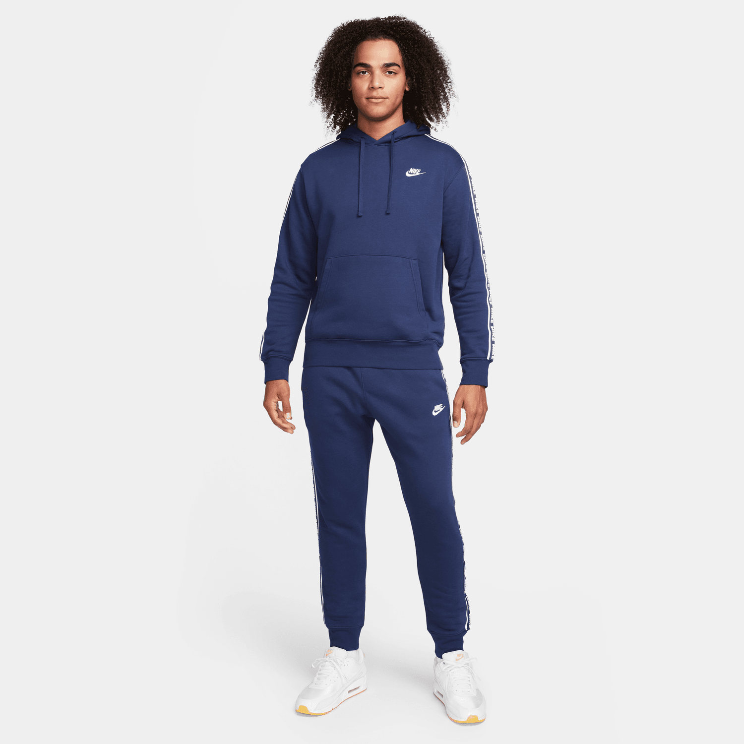 Nike Club Fleece Grafikli Kapüşonlu Erkek Eşofmanı