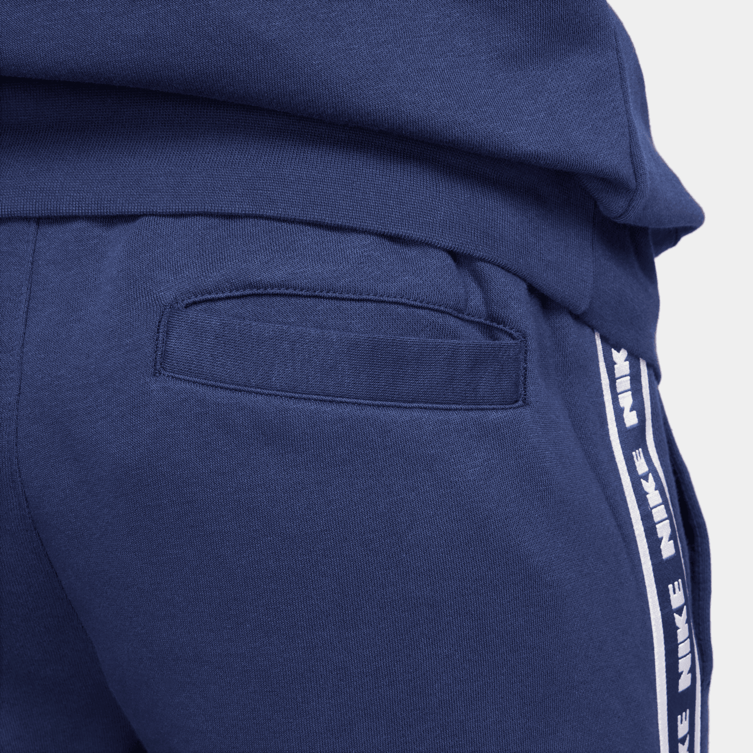 Nike Club Fleece Grafikli Kapüşonlu Erkek Eşofmanı