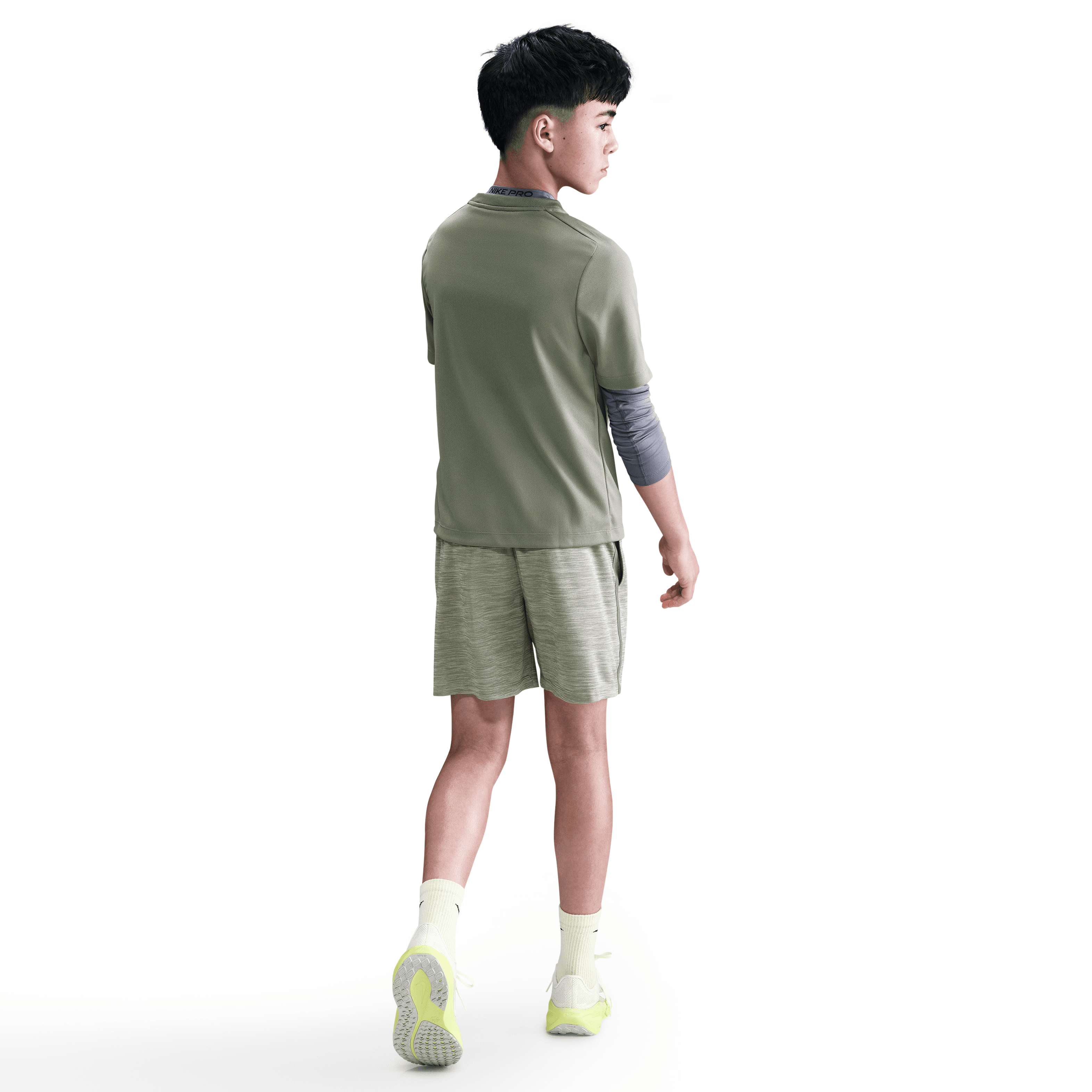 Nike Multi Dri-FIT Genç Erkek Çocuk  Şortu