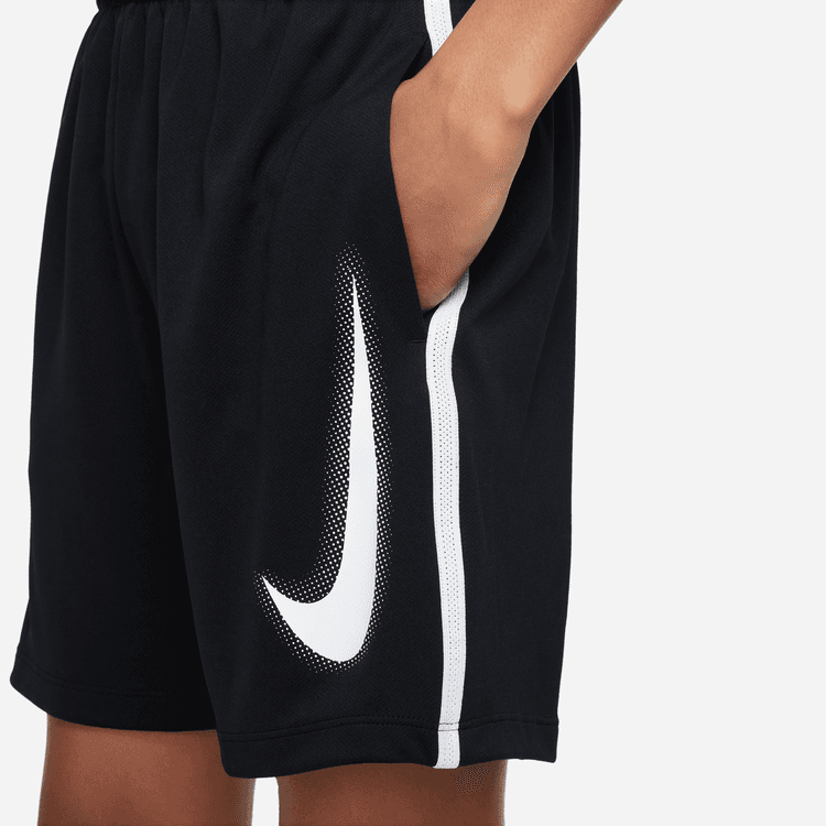 Nike Multi Dri-FIT Grafikli Genç Erkek Çocuk  Antrenman Şortu