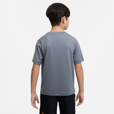 Nike Multi Dri-FIT Grafikli Genç Erkek Çocuk  Antrenman Üstü
