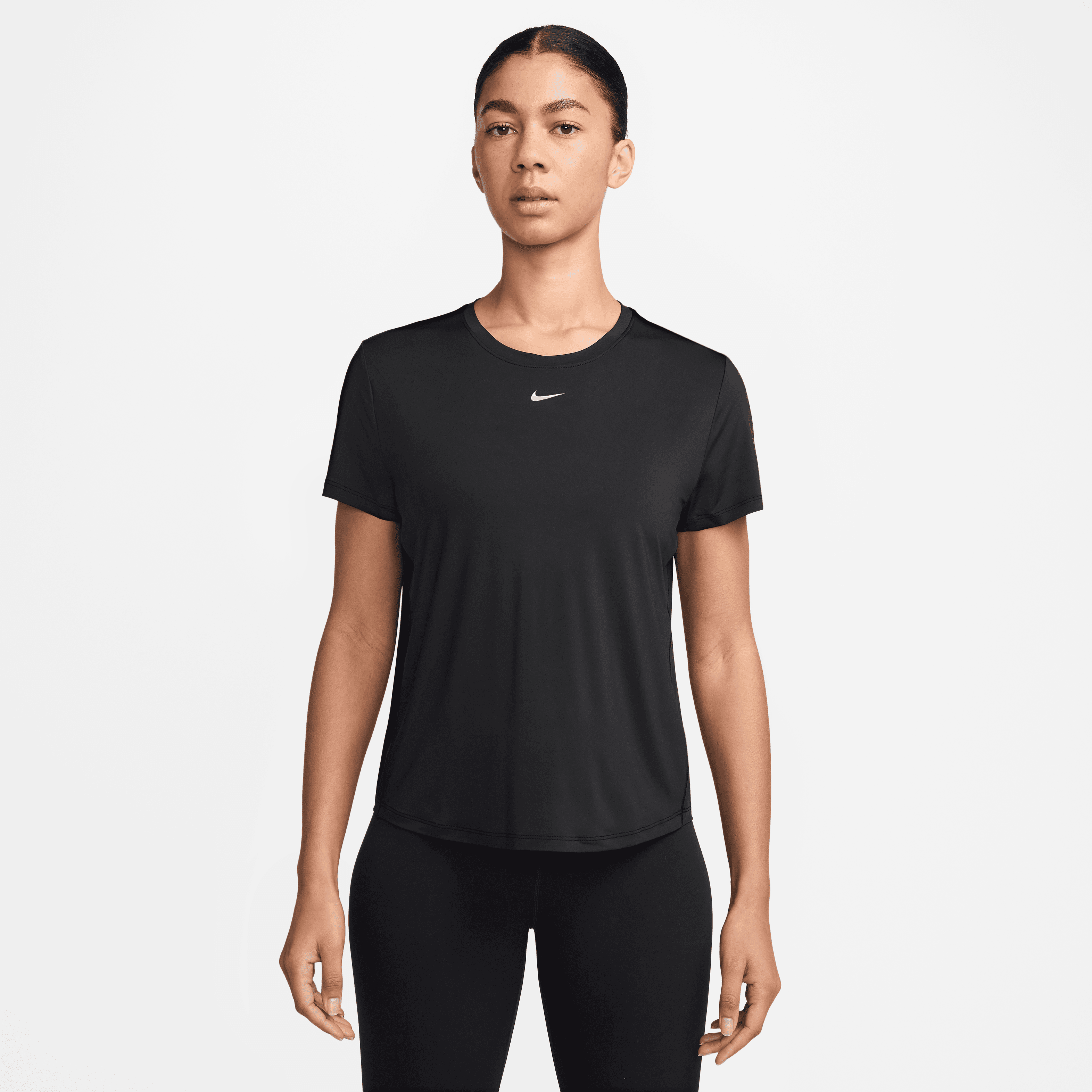 Nike One Classic Dri-FIT Kısa Kollu Kadın Üstü