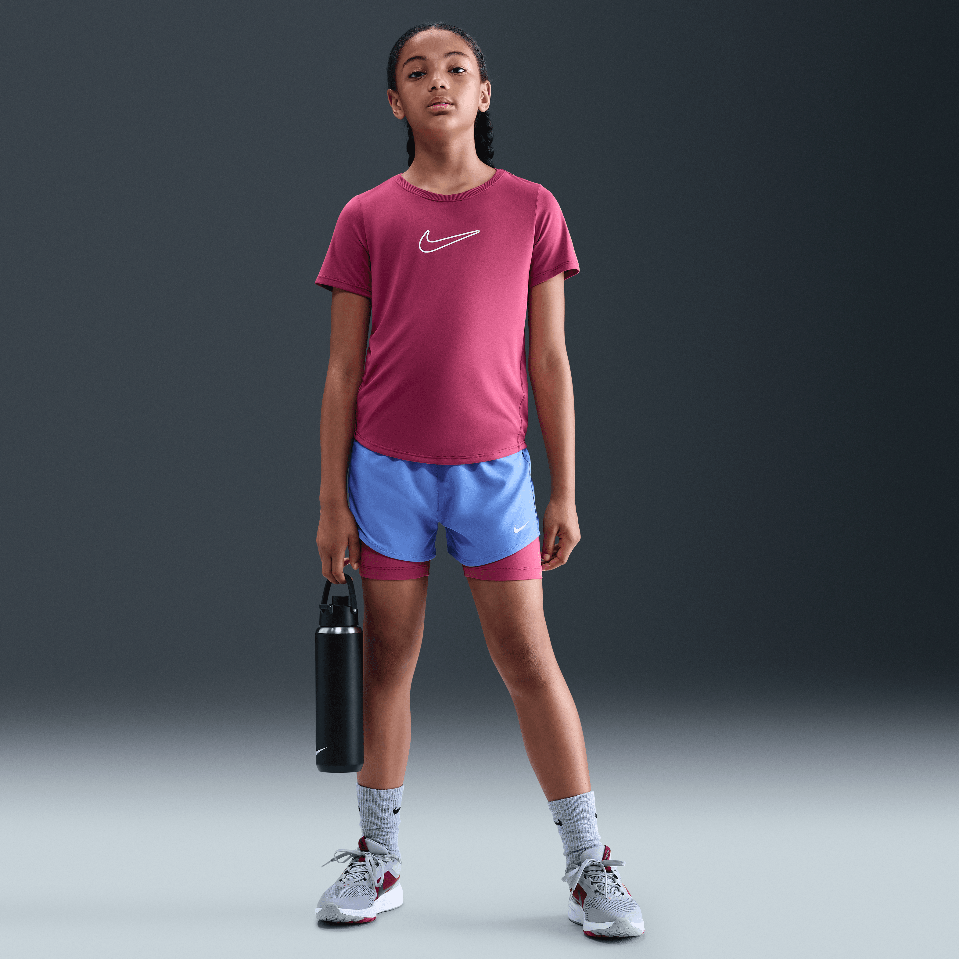 Nike One Fitted Dri-FIT Kısa Kollu Genç  Kız Çocuk Üstü