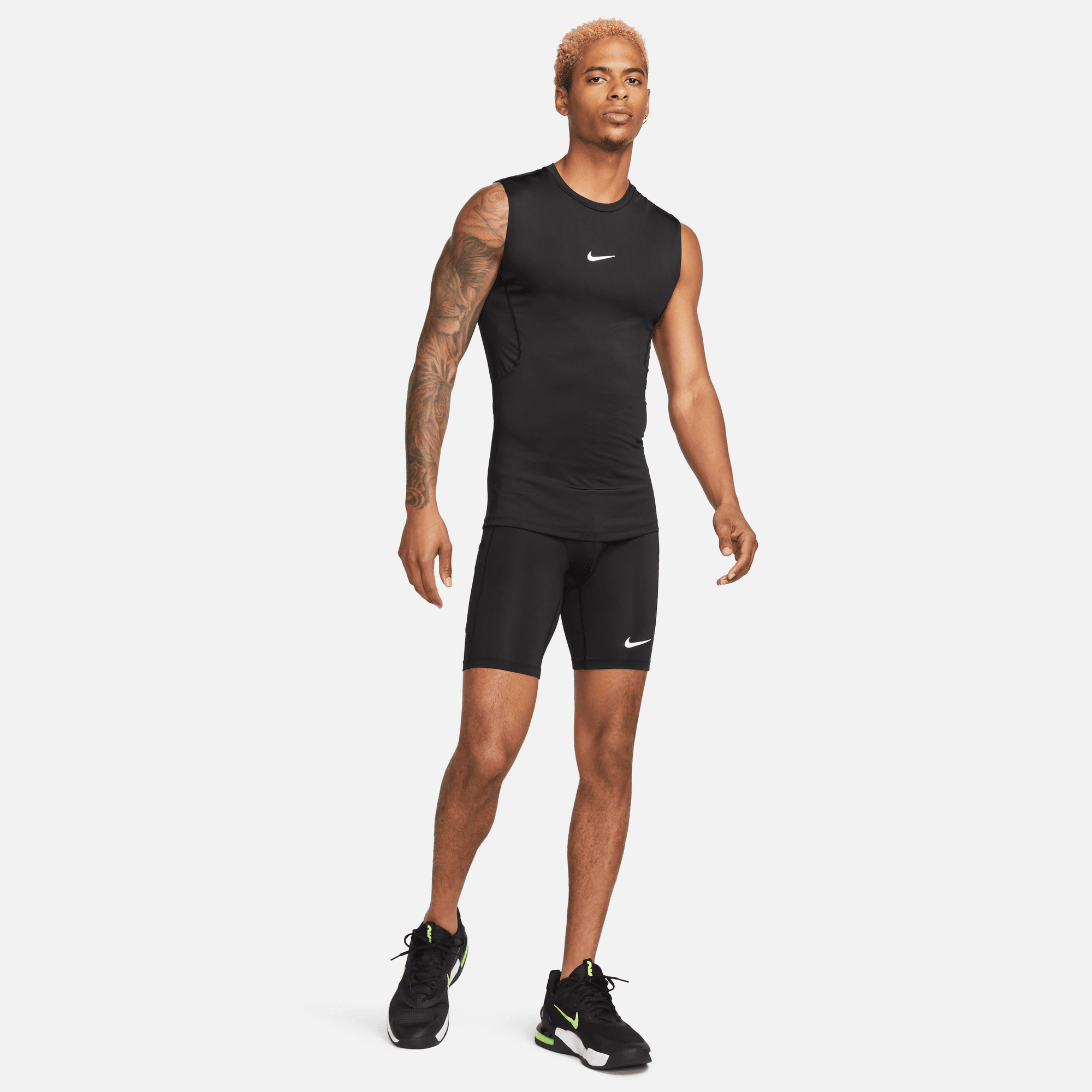 Nike Pro Dri-FIT Sıkı Kesimli Kolsuz Erkek Fitness Üstü