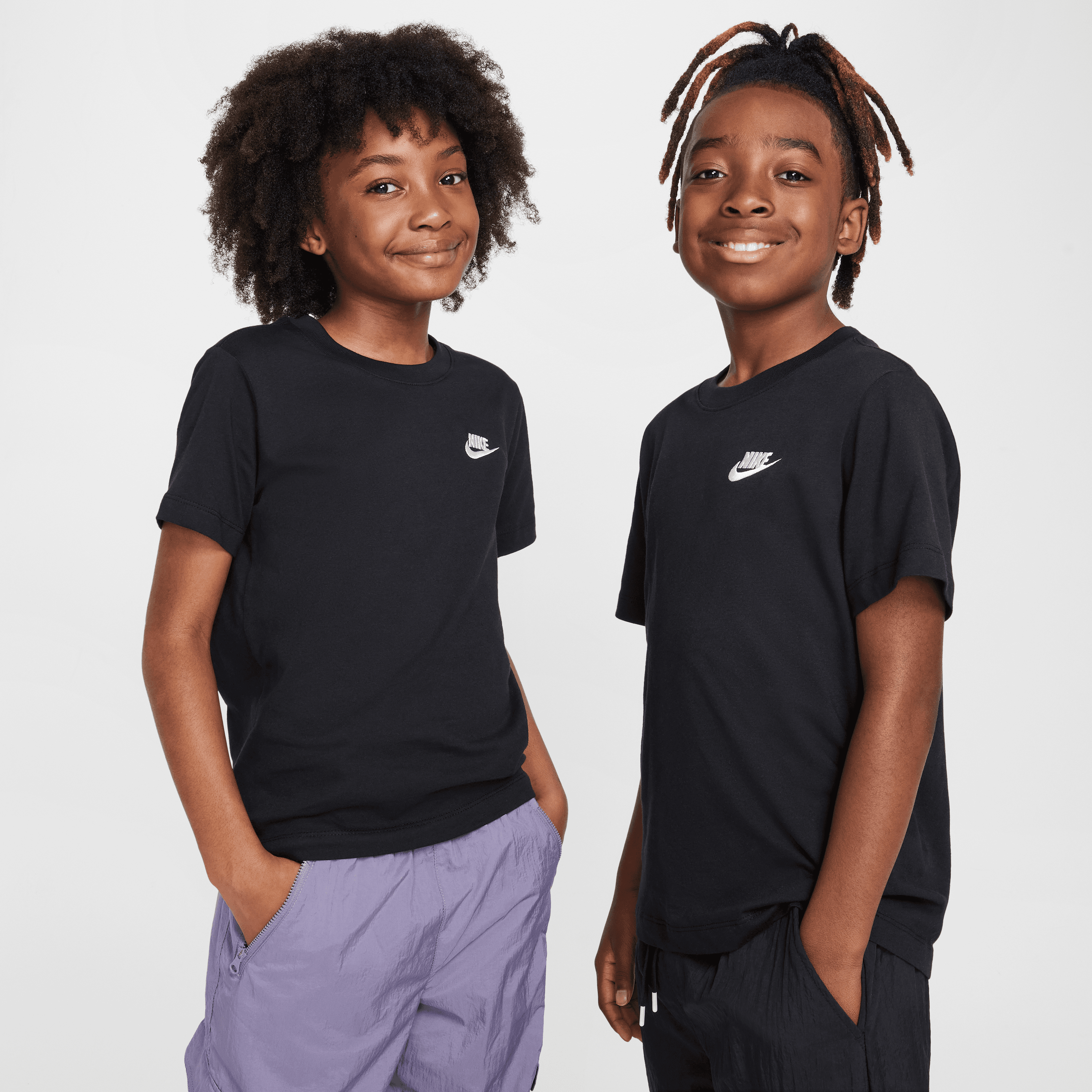 Nike Sportswear Genç Çocuk Tişörtü